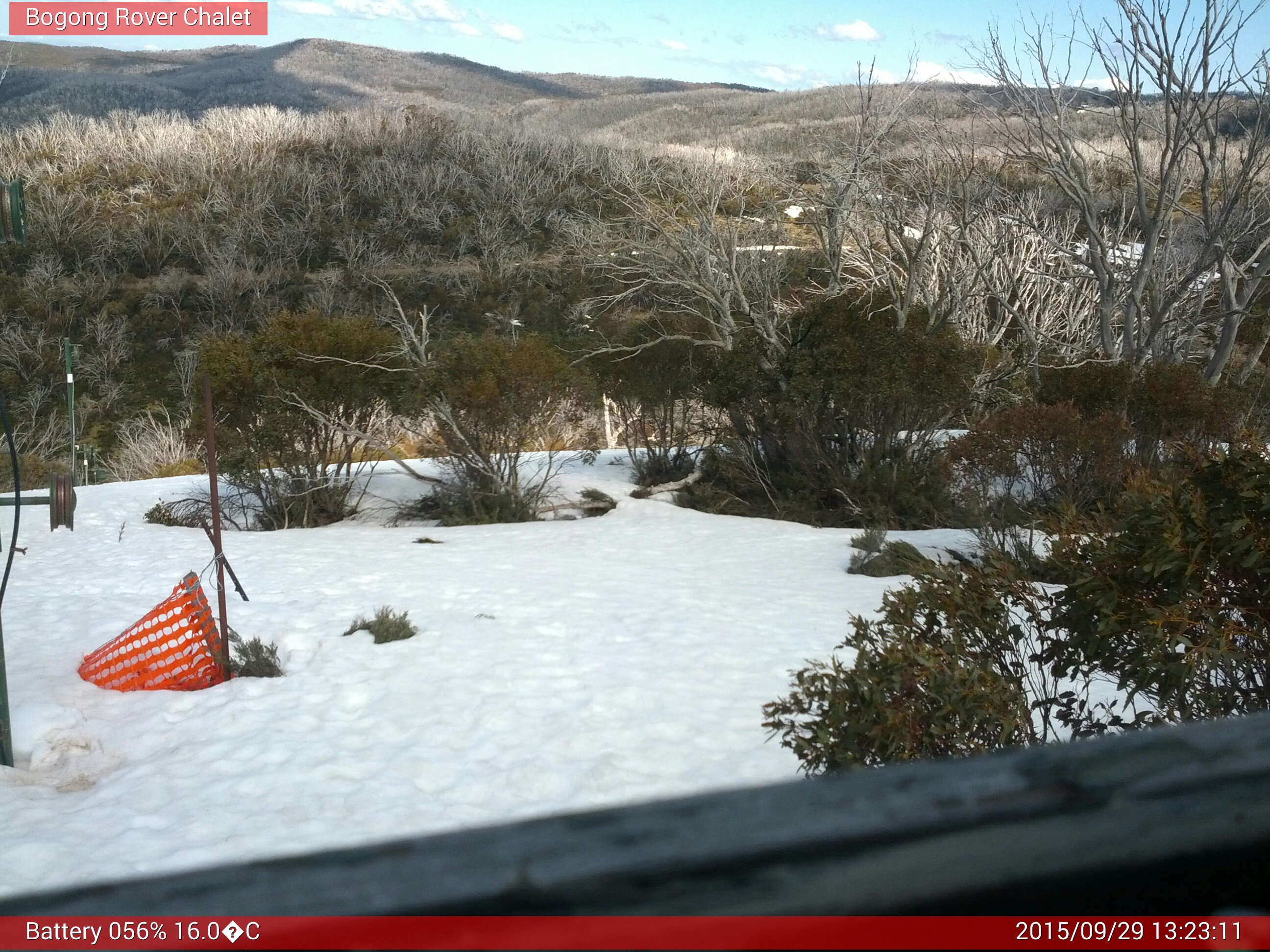 Bogong Web Cam 1:23pm Tuesday 29th of September 2015