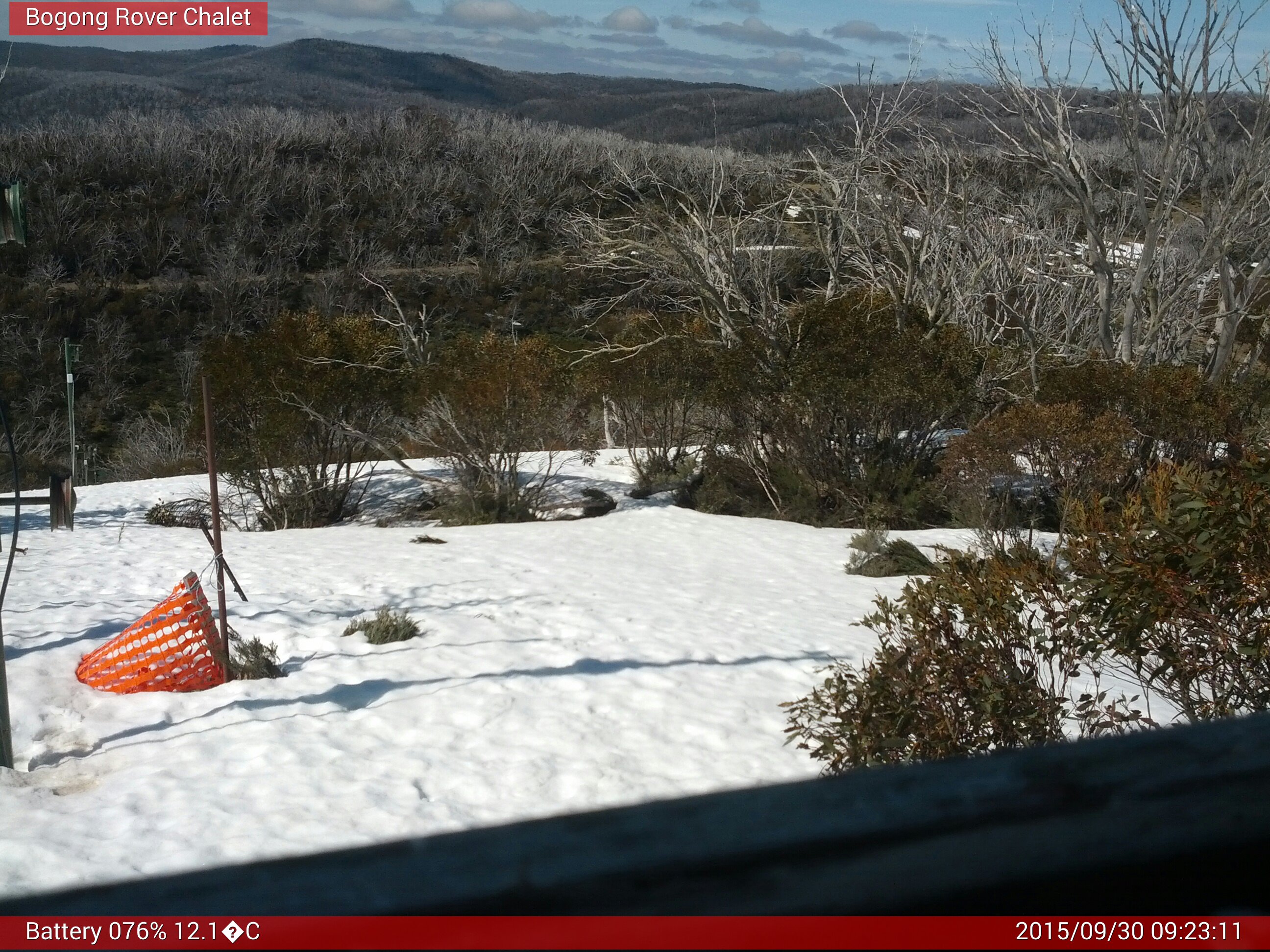 Bogong Web Cam 9:23am Wednesday 30th of September 2015