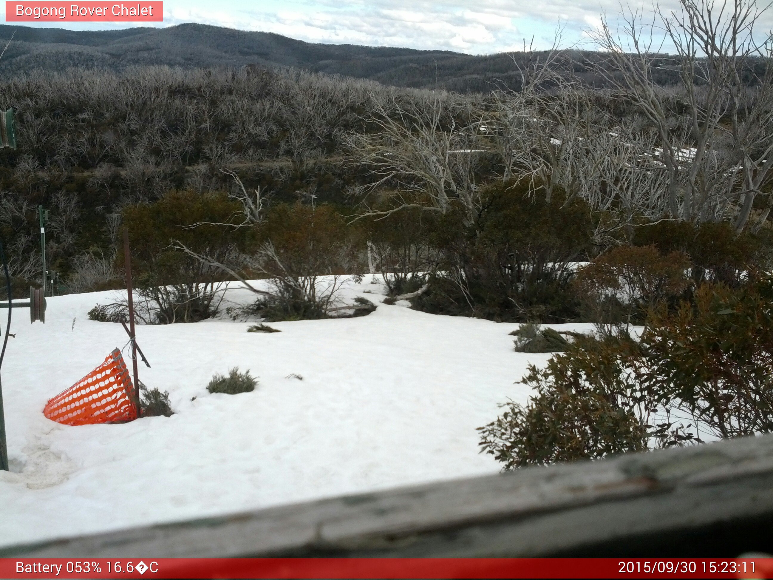 Bogong Web Cam 3:23pm Wednesday 30th of September 2015