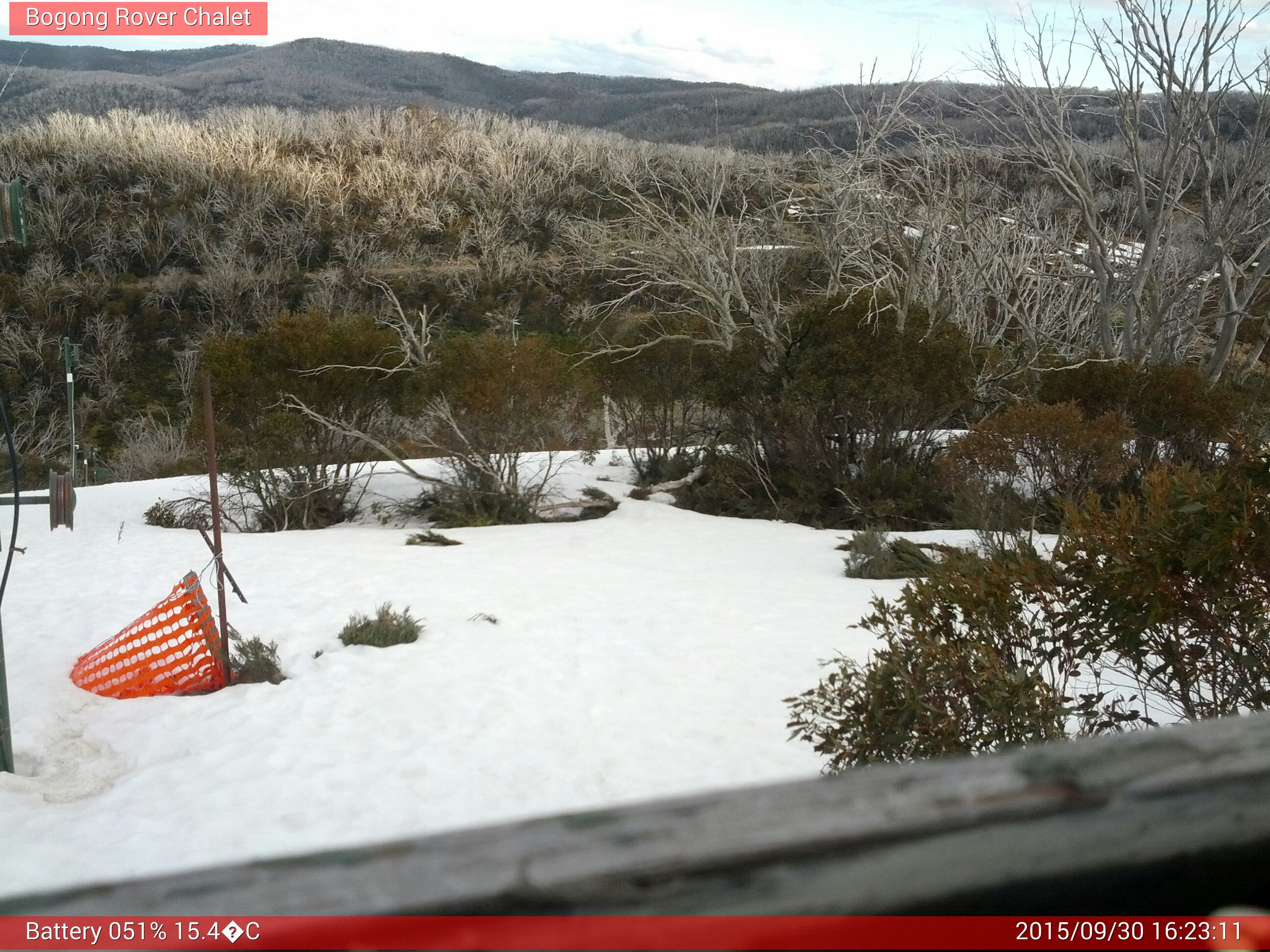 Bogong Web Cam 4:23pm Wednesday 30th of September 2015