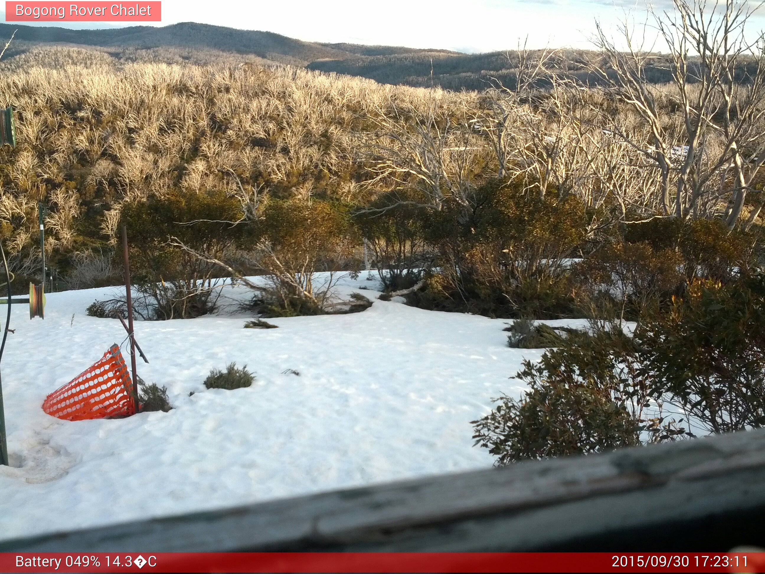 Bogong Web Cam 5:23pm Wednesday 30th of September 2015