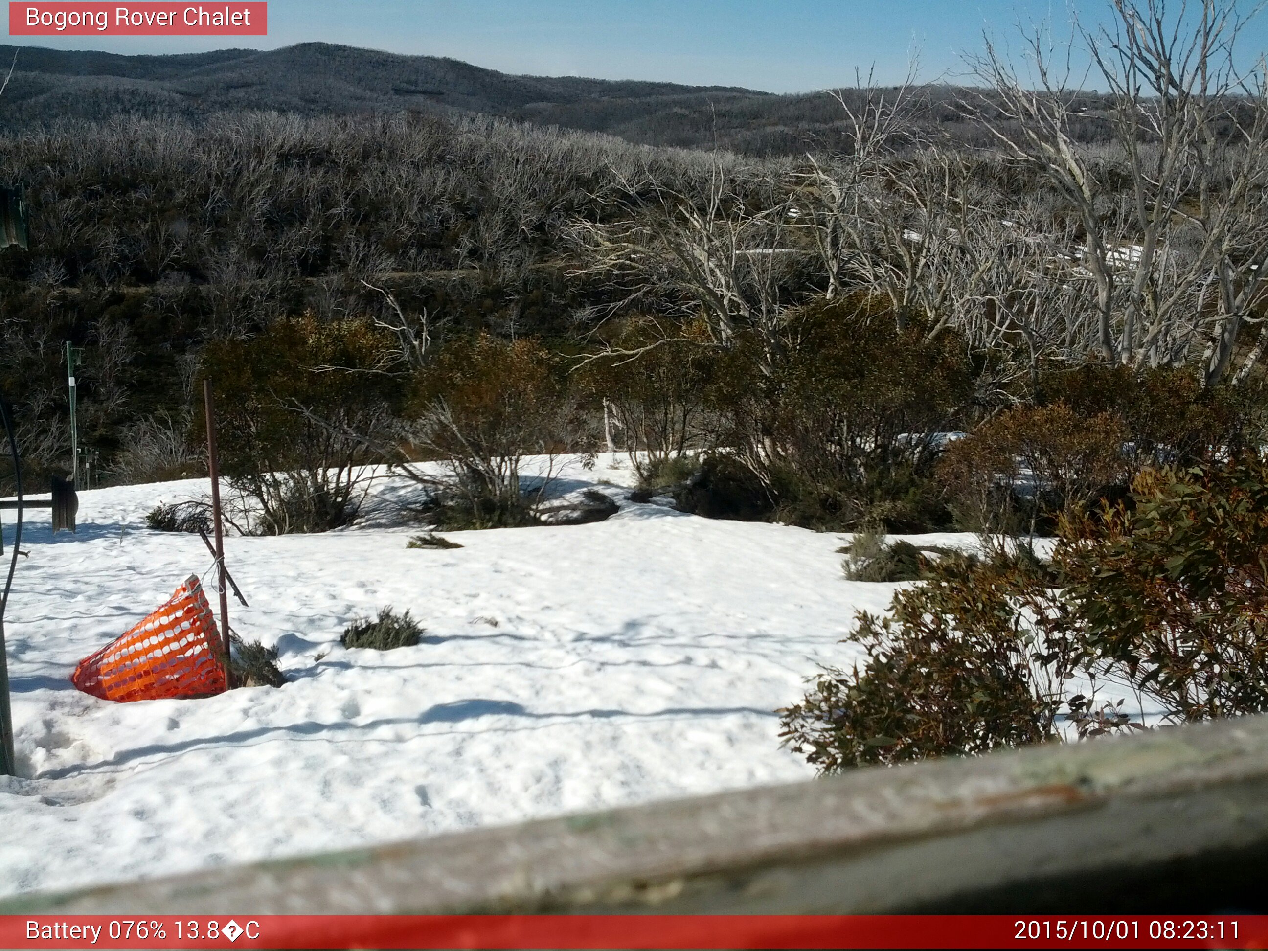 Bogong Web Cam 8:23am Thursday 1st of October 2015