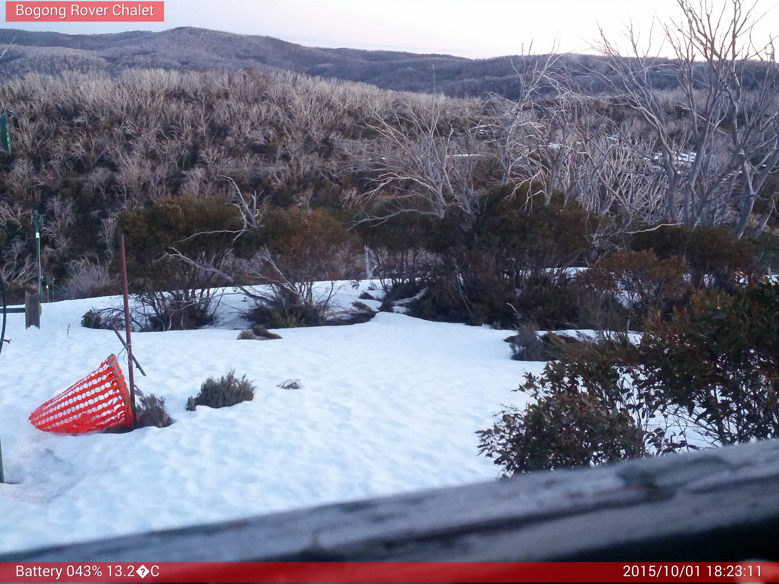 Bogong Web Cam 6:23pm Thursday 1st of October 2015