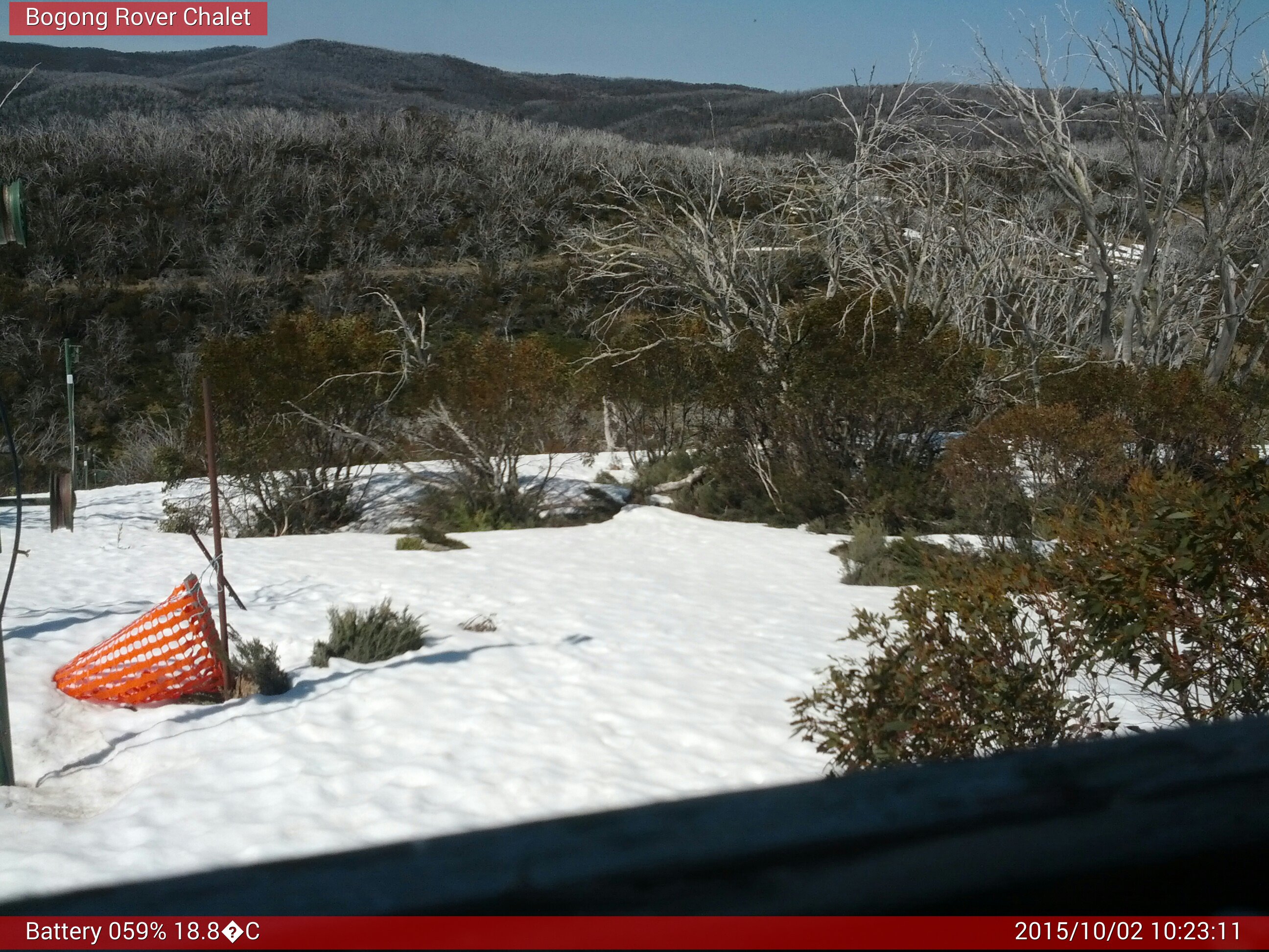 Bogong Web Cam 10:23am Friday 2nd of October 2015