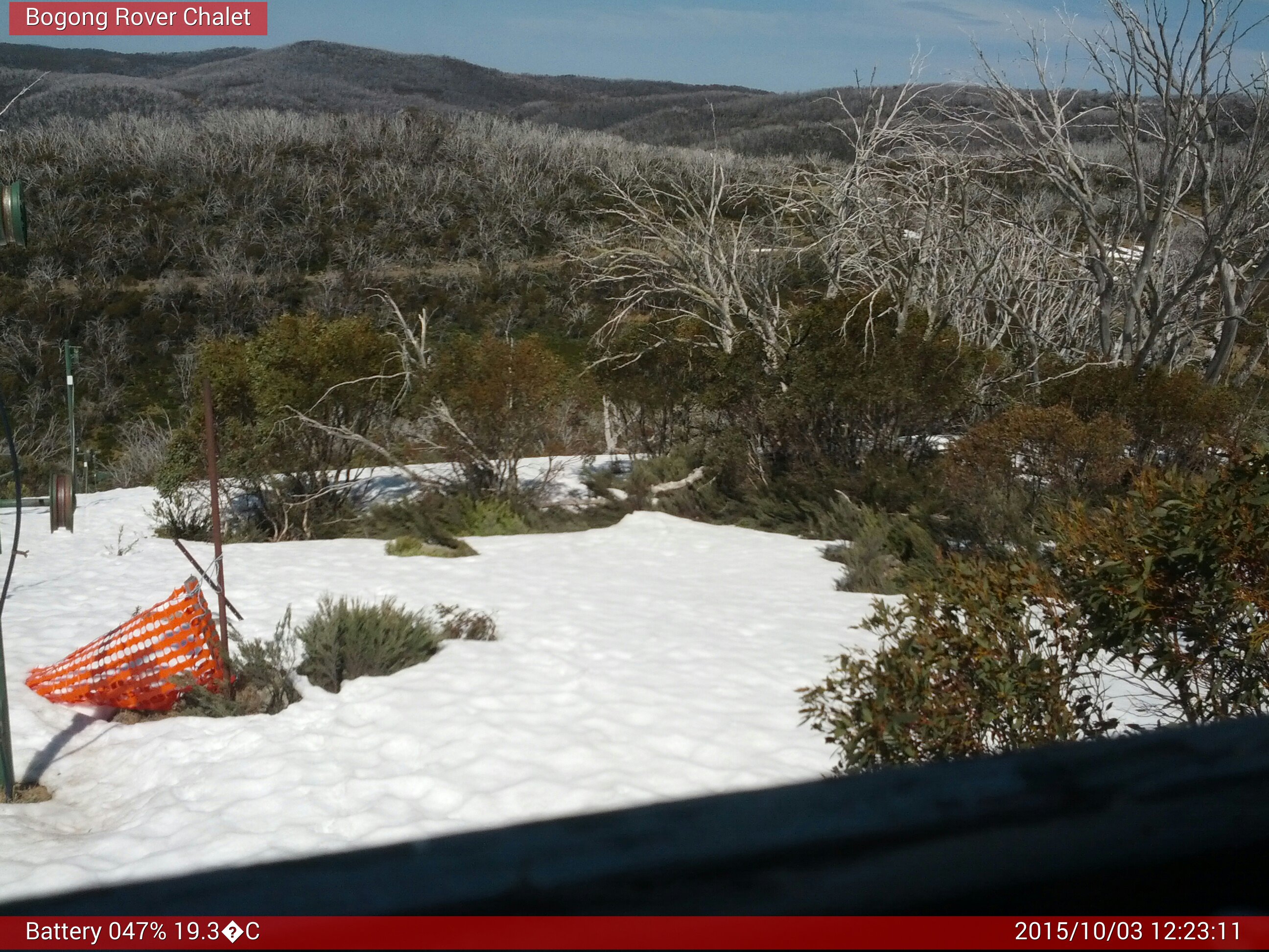 Bogong Web Cam 12:23pm Saturday 3rd of October 2015