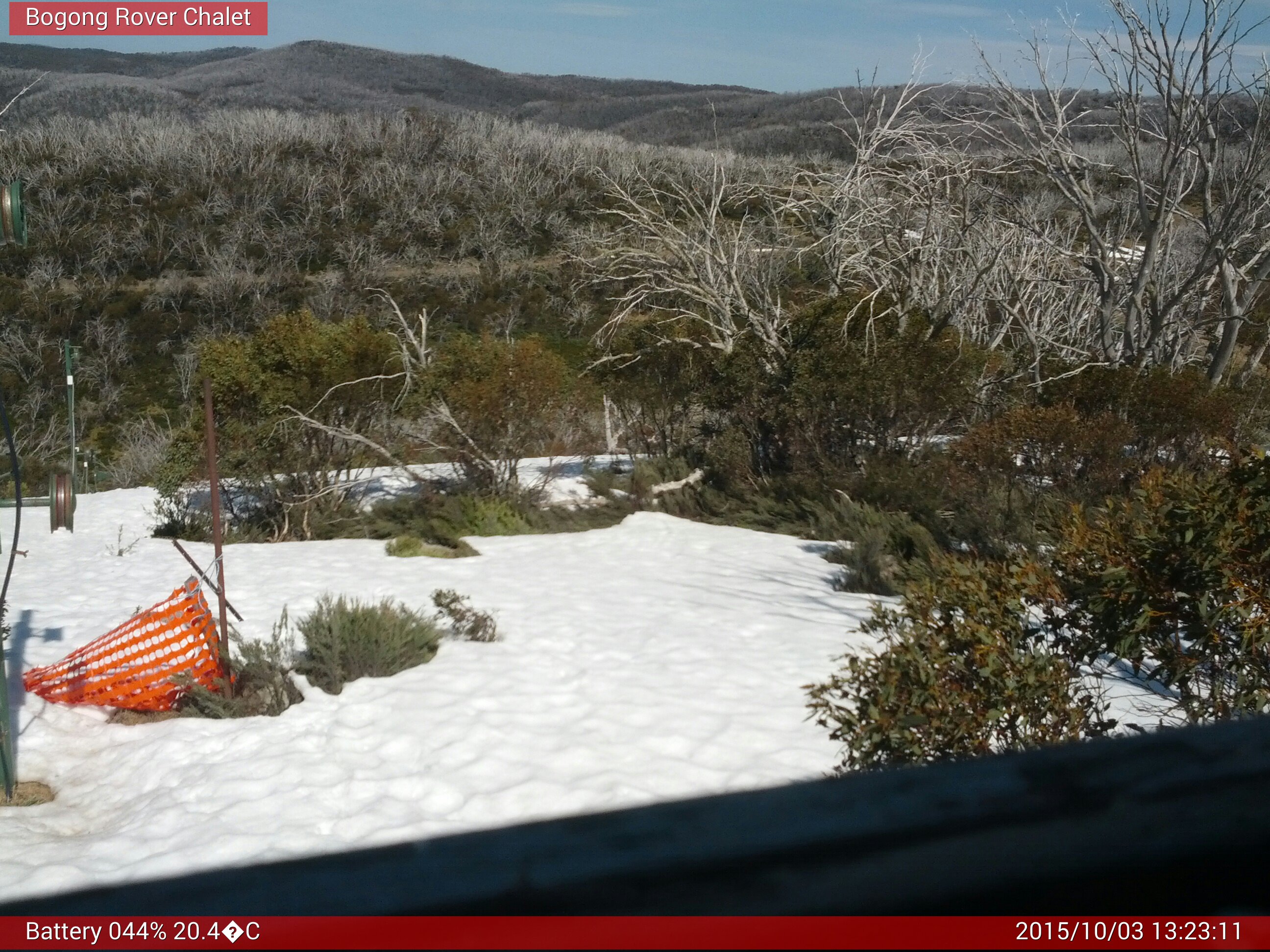 Bogong Web Cam 1:23pm Saturday 3rd of October 2015