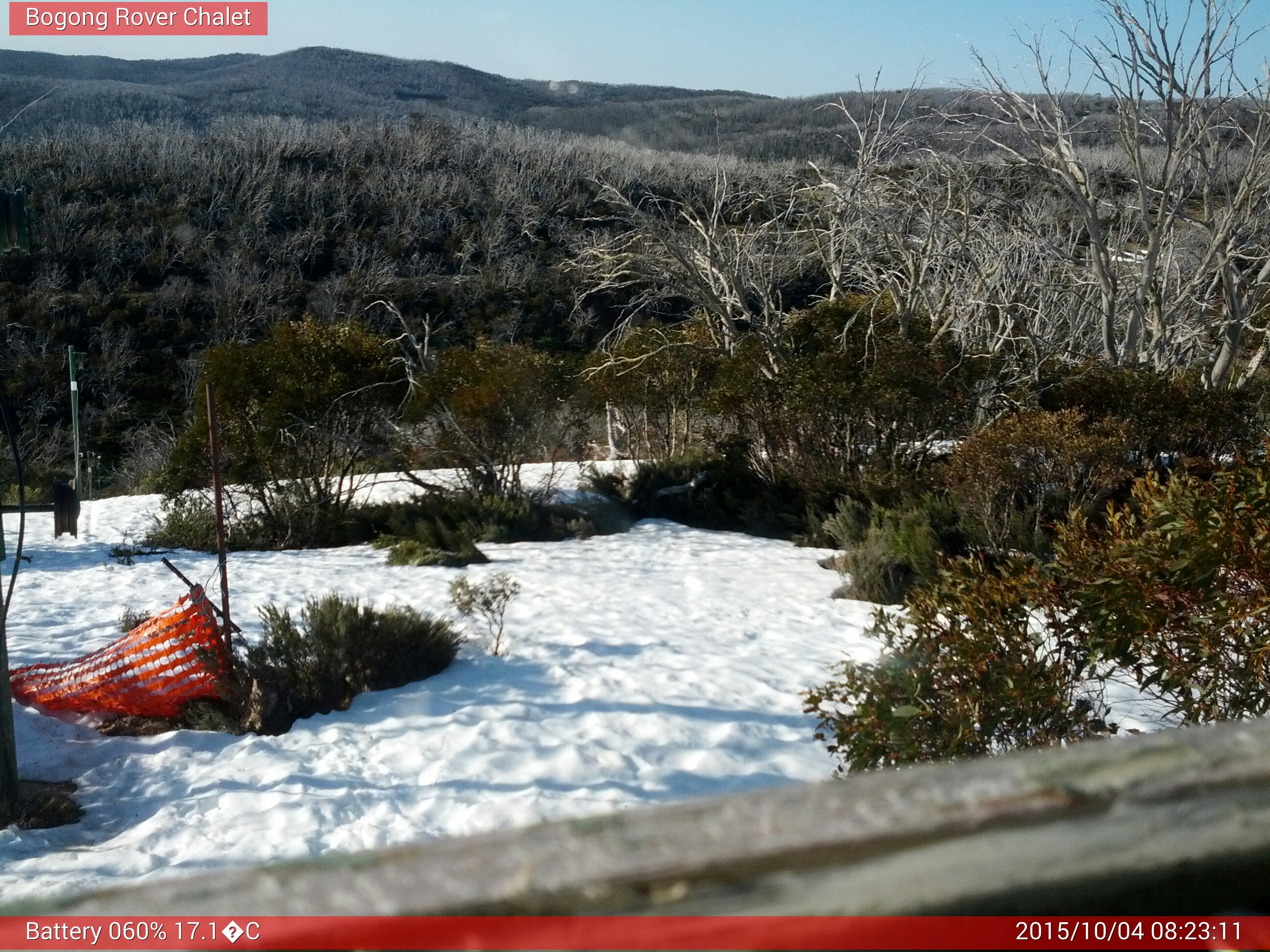 Bogong Web Cam 8:23am Sunday 4th of October 2015