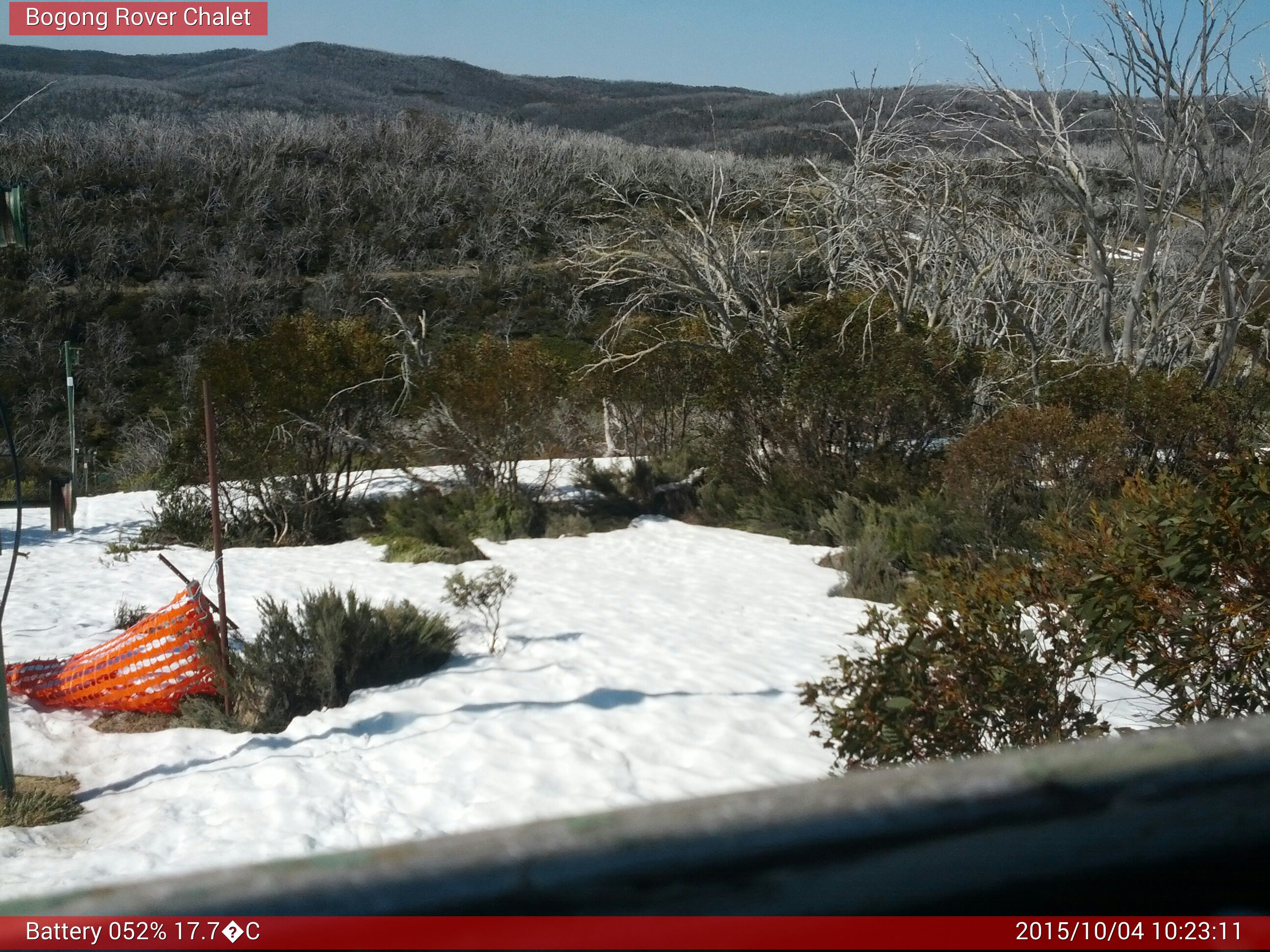 Bogong Web Cam 10:23am Sunday 4th of October 2015