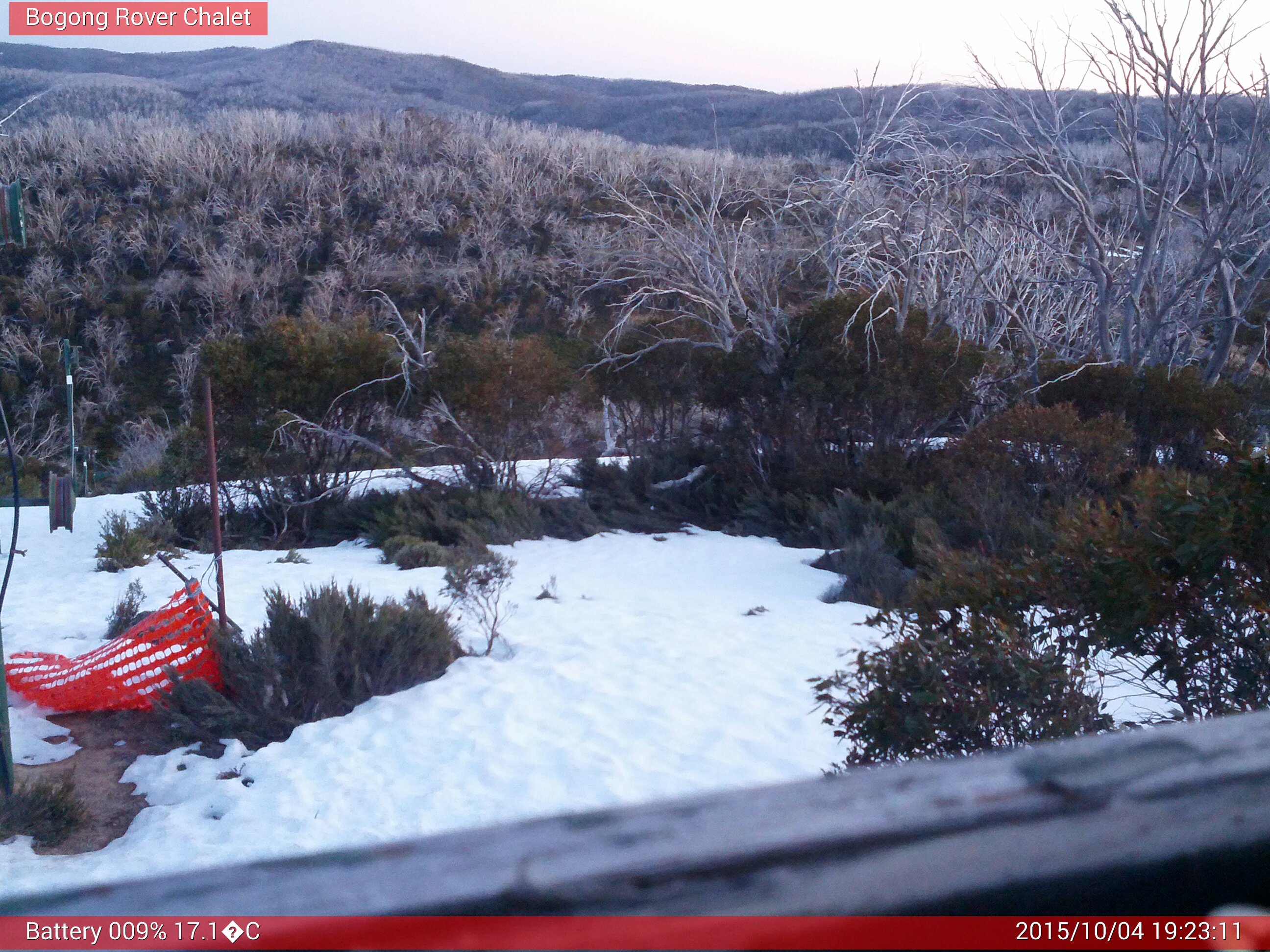 Bogong Web Cam 7:23pm Sunday 4th of October 2015