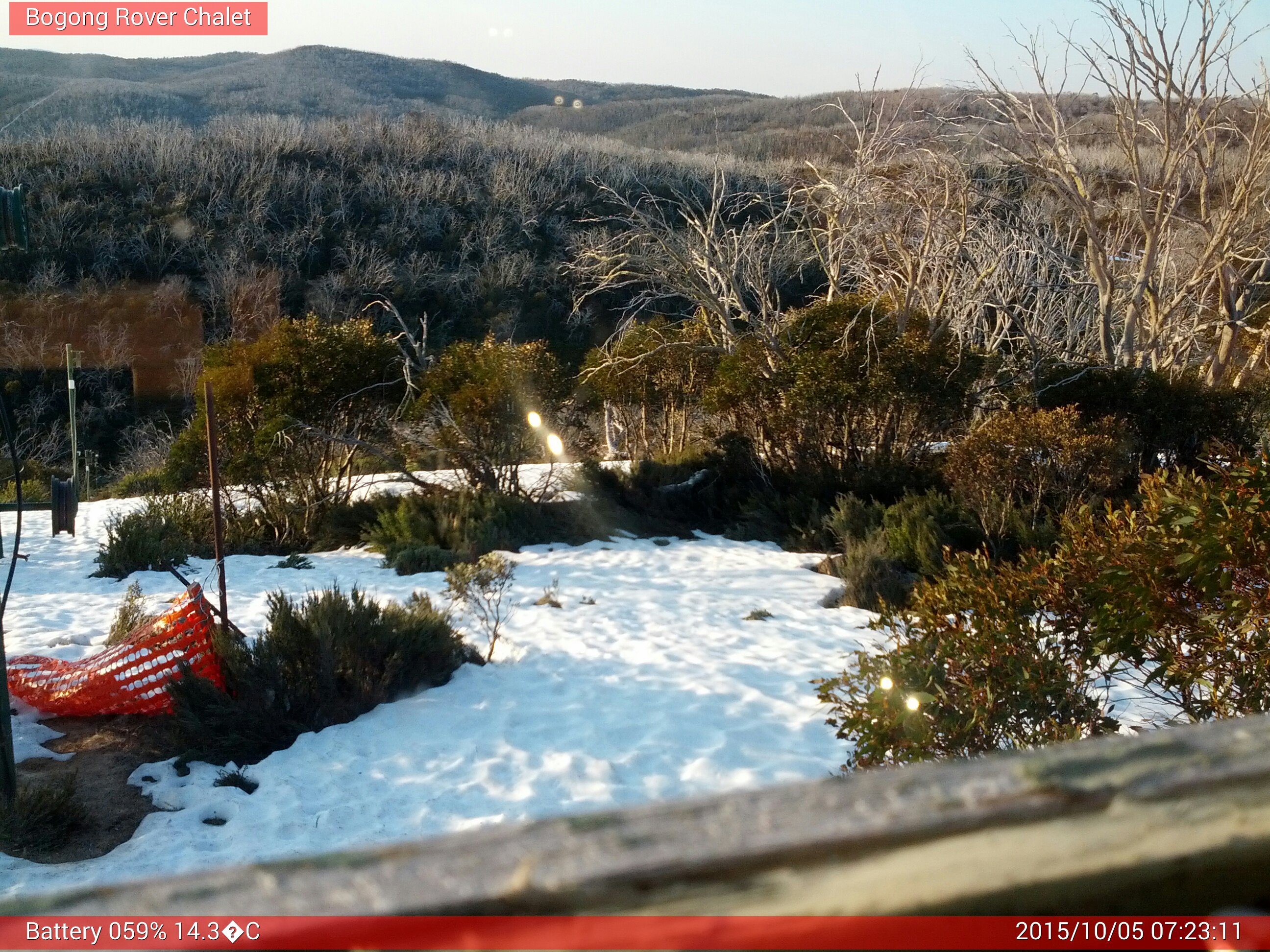 Bogong Web Cam 7:23am Monday 5th of October 2015