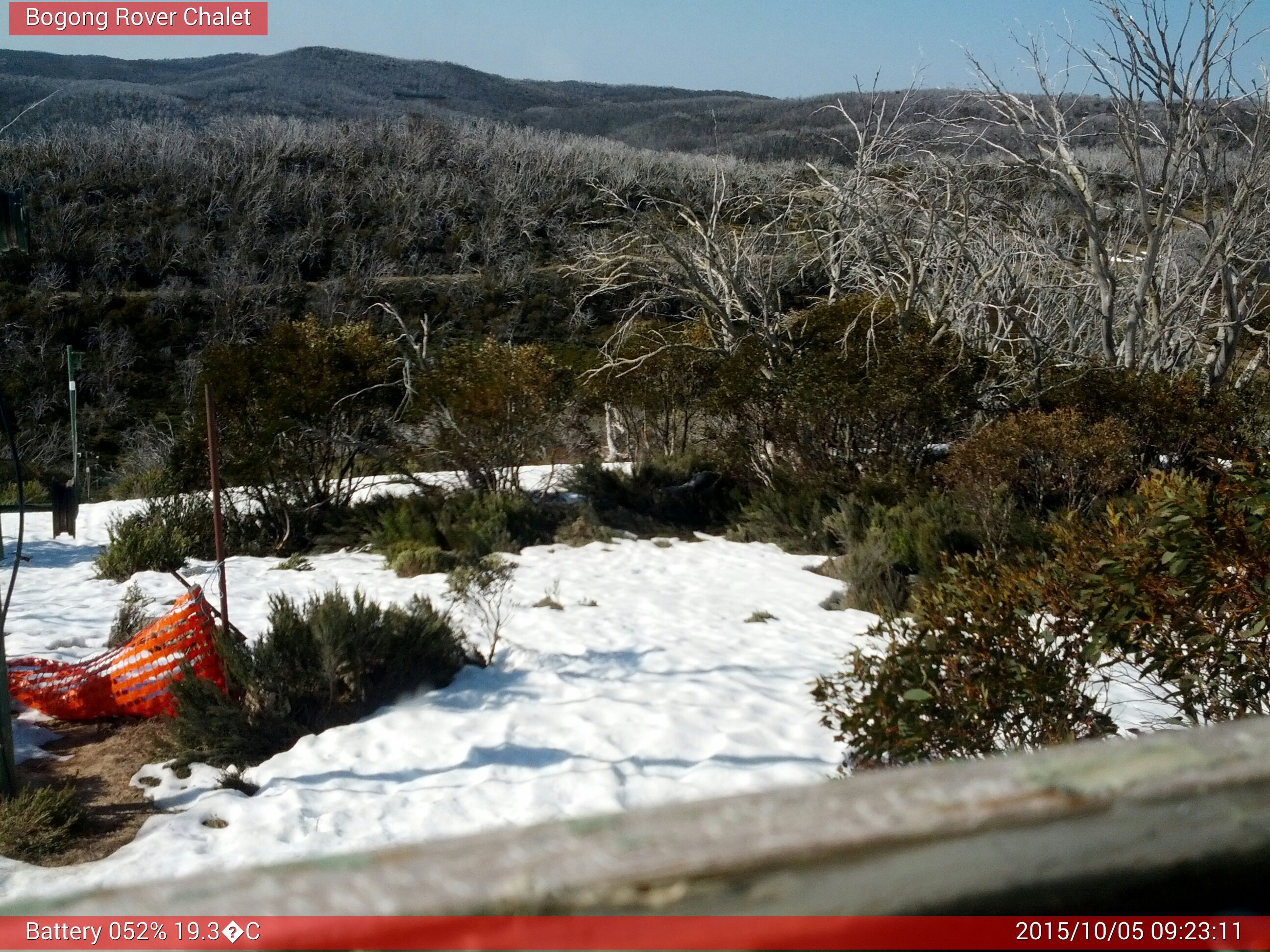 Bogong Web Cam 9:23am Monday 5th of October 2015