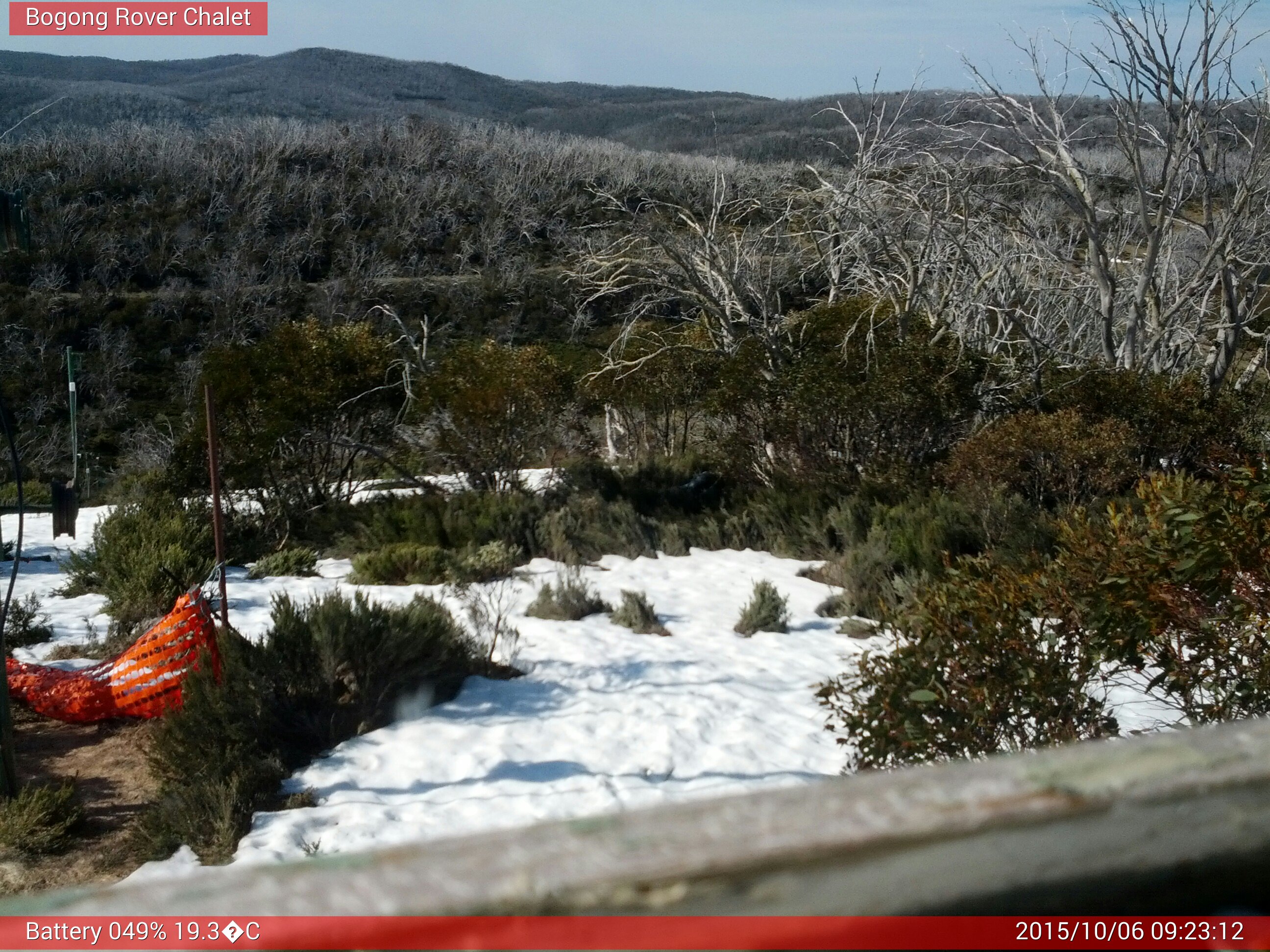 Bogong Web Cam 9:23am Tuesday 6th of October 2015