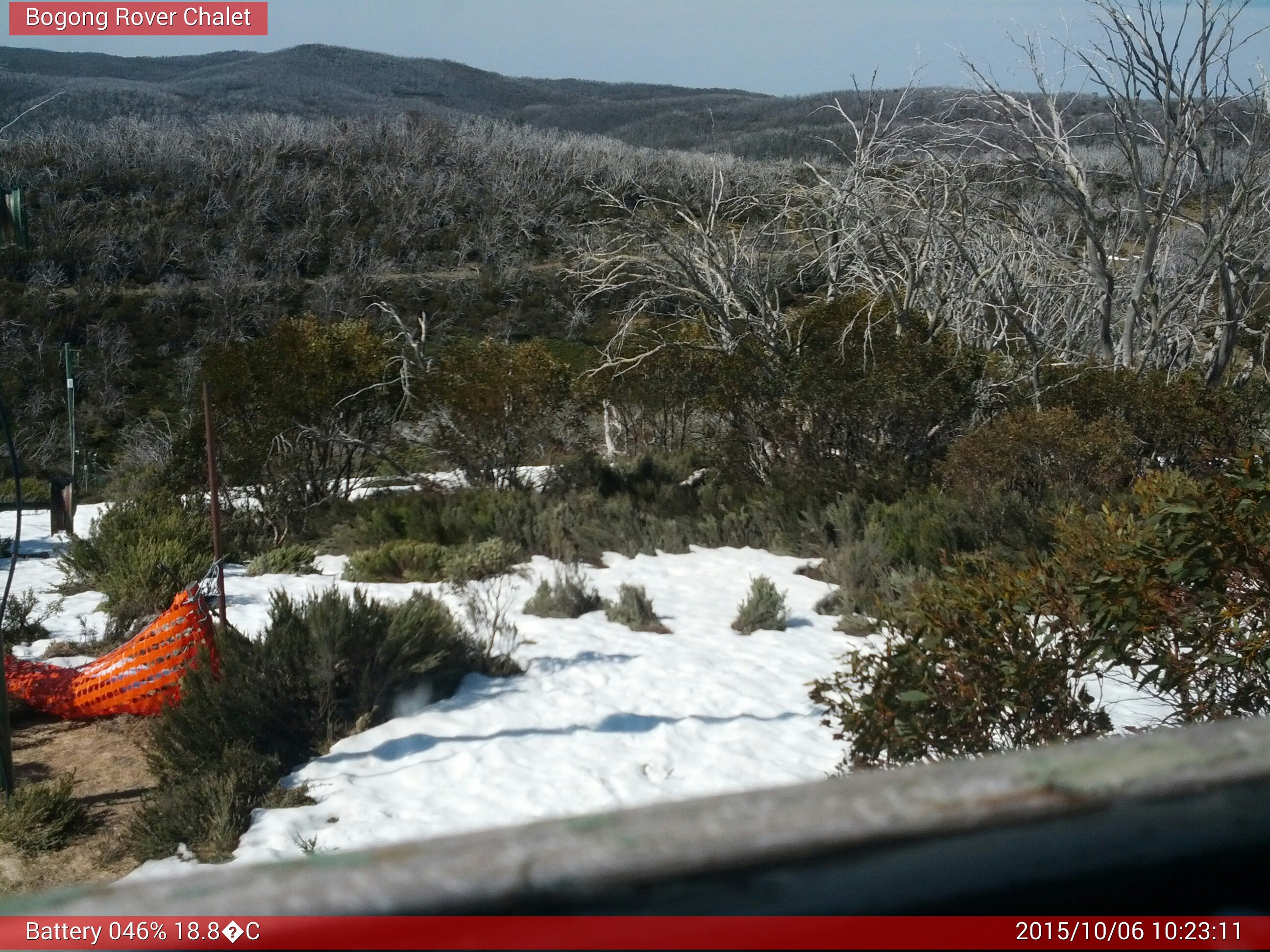 Bogong Web Cam 10:23am Tuesday 6th of October 2015