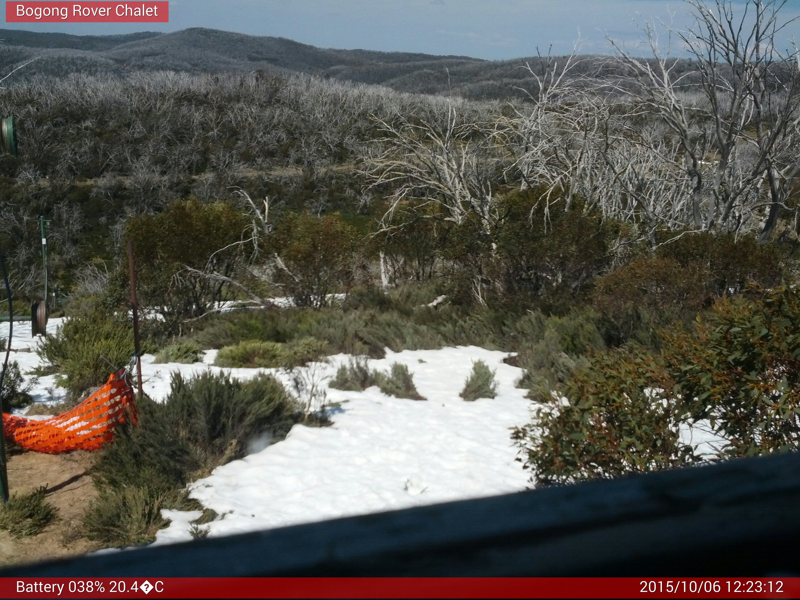 Bogong Web Cam 12:23pm Tuesday 6th of October 2015