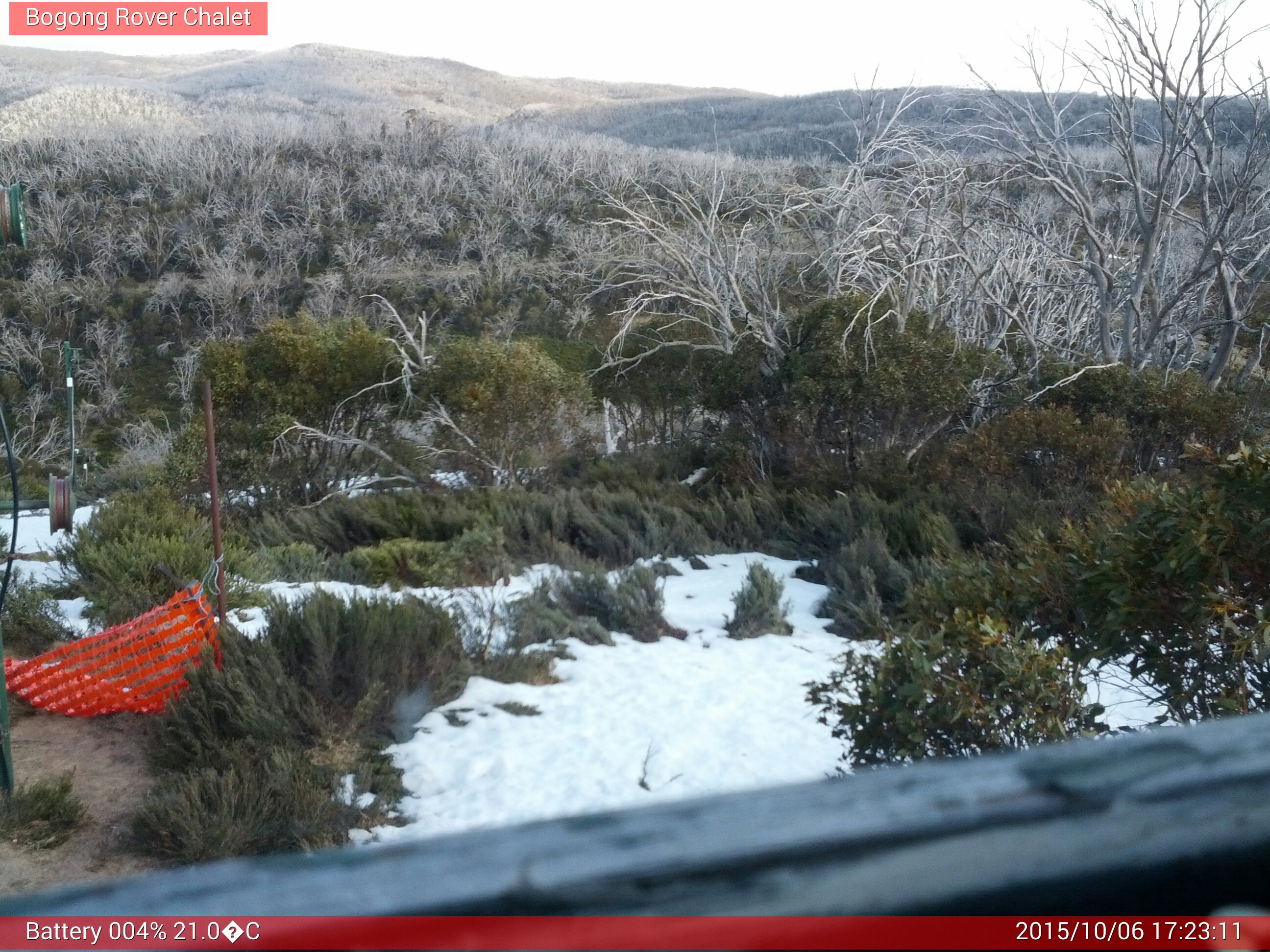 Bogong Web Cam 5:23pm Tuesday 6th of October 2015