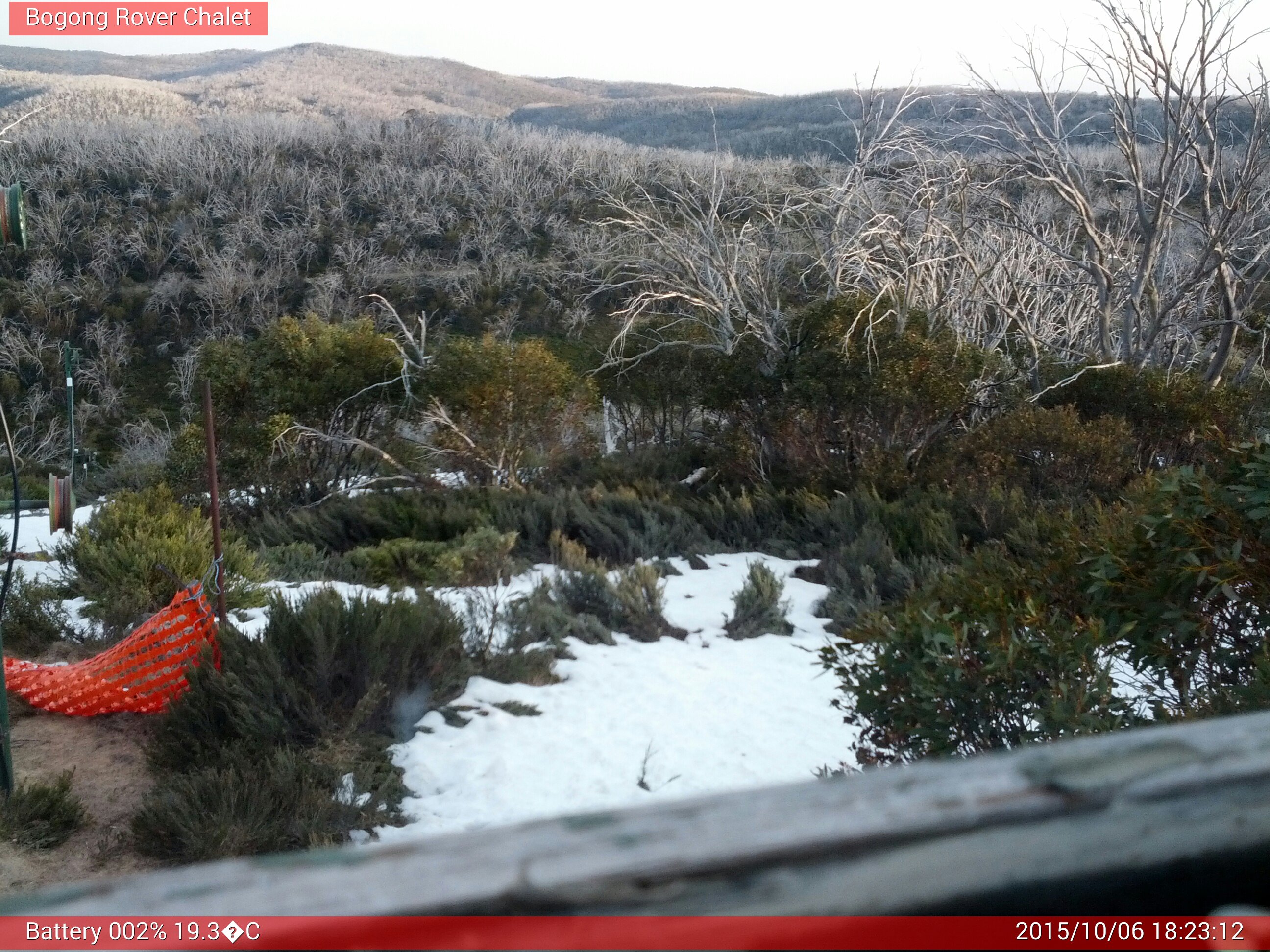 Bogong Web Cam 6:23pm Tuesday 6th of October 2015