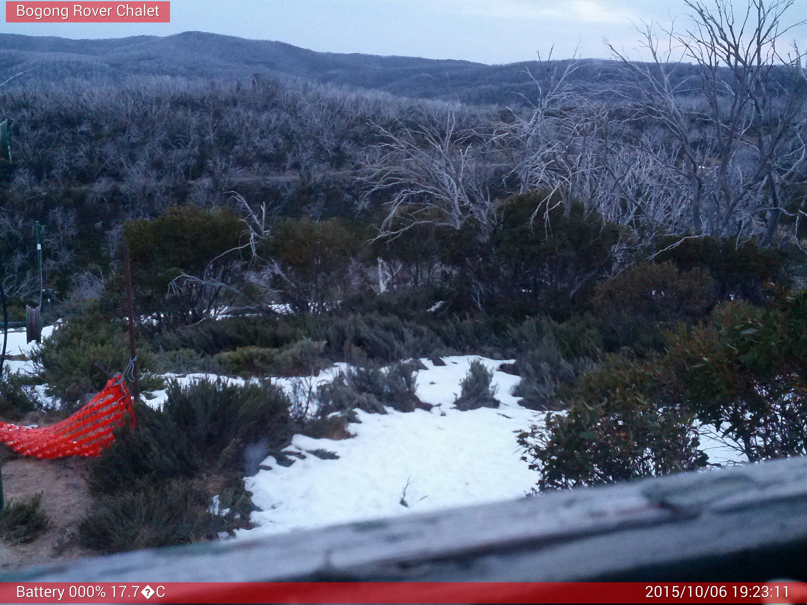 Bogong Web Cam 7:23pm Tuesday 6th of October 2015