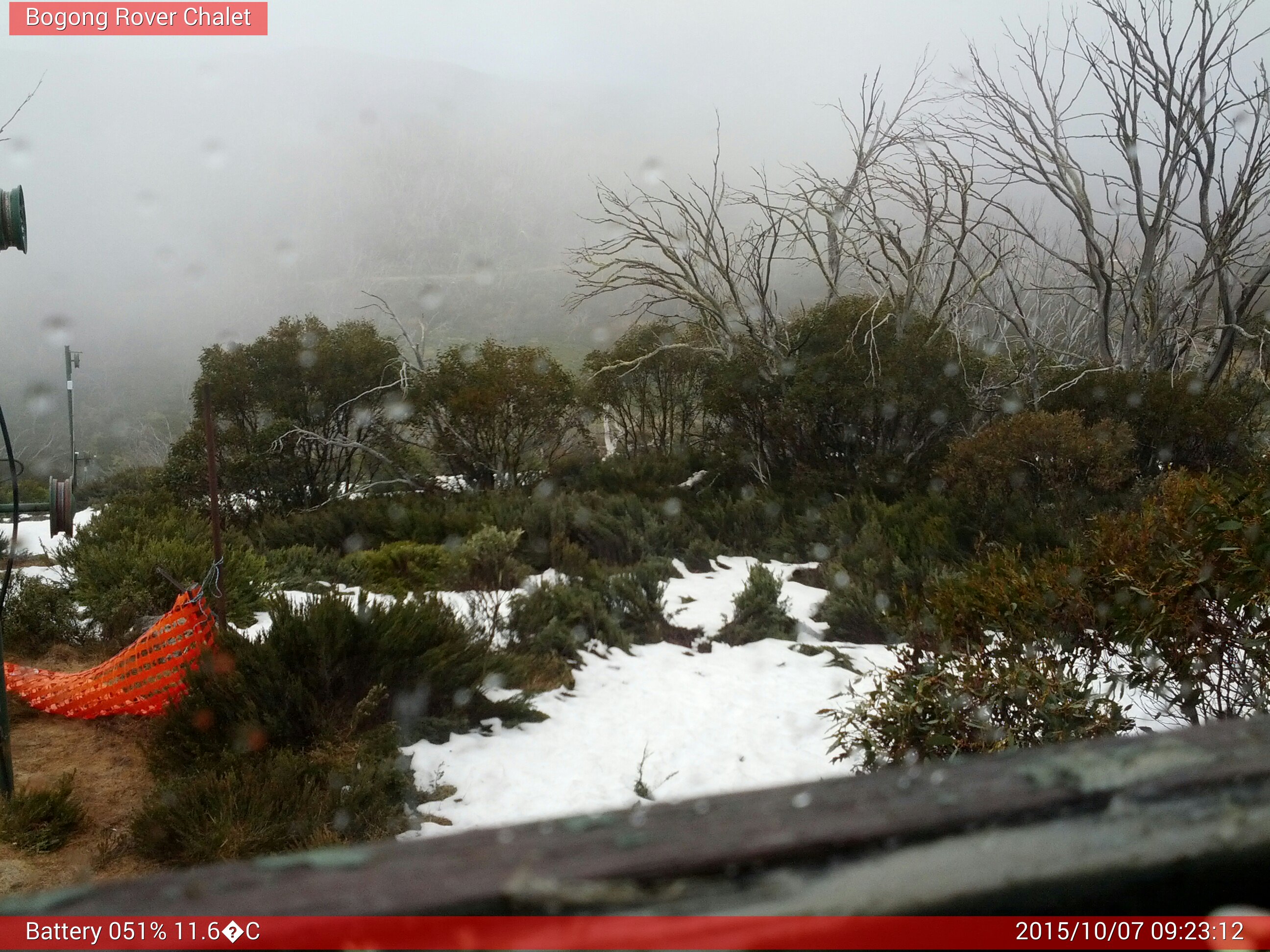 Bogong Web Cam 9:23am Wednesday 7th of October 2015