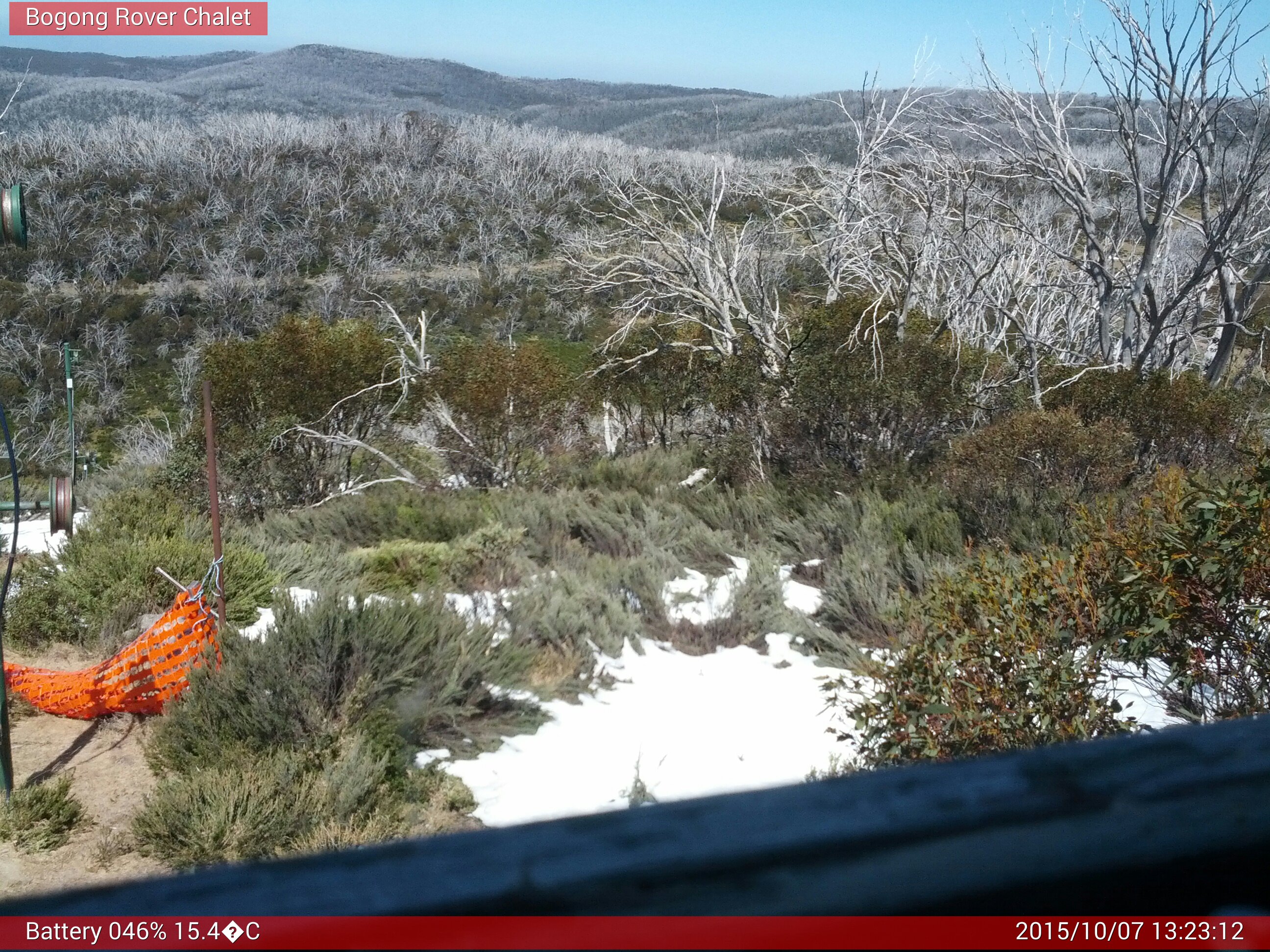 Bogong Web Cam 1:23pm Wednesday 7th of October 2015