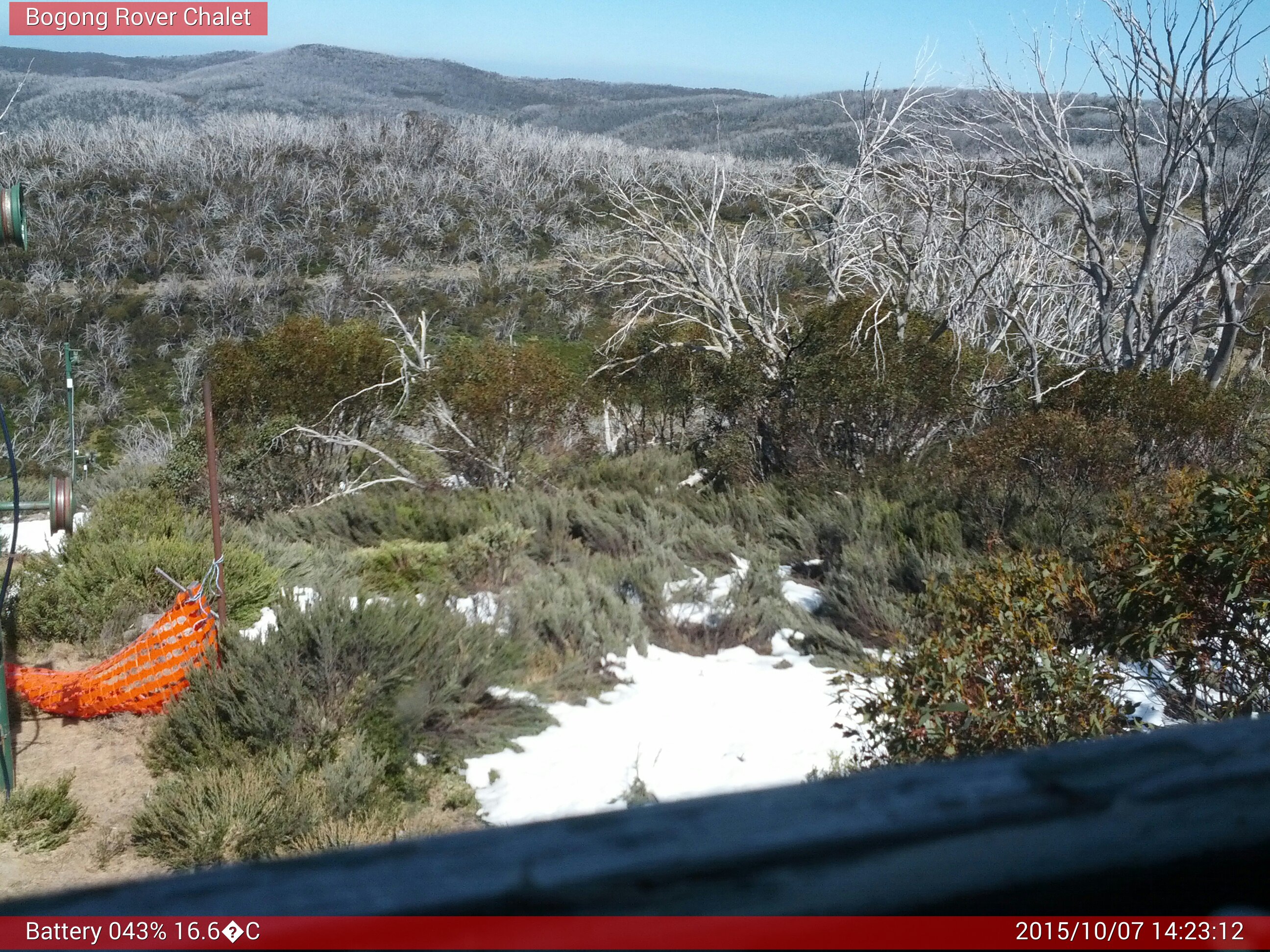 Bogong Web Cam 2:23pm Wednesday 7th of October 2015