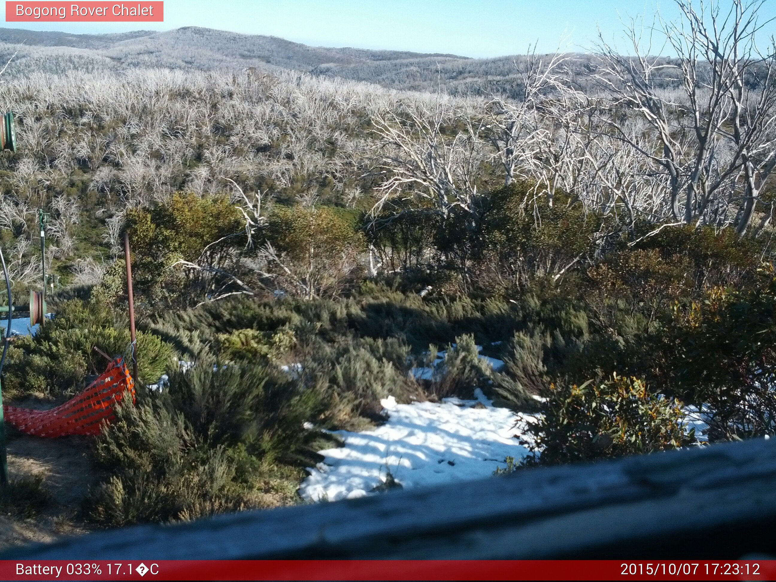 Bogong Web Cam 5:23pm Wednesday 7th of October 2015