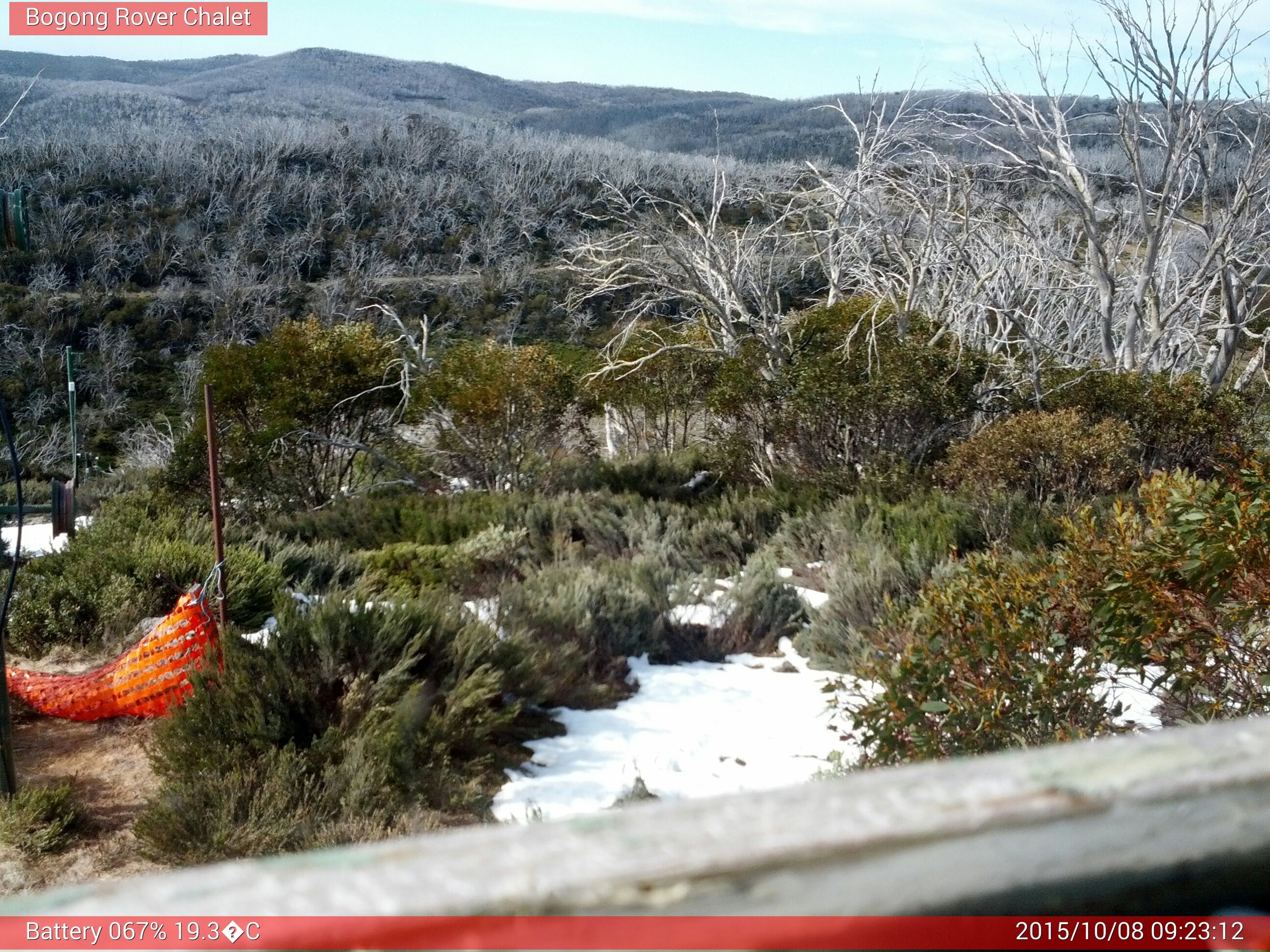 Bogong Web Cam 9:23am Thursday 8th of October 2015