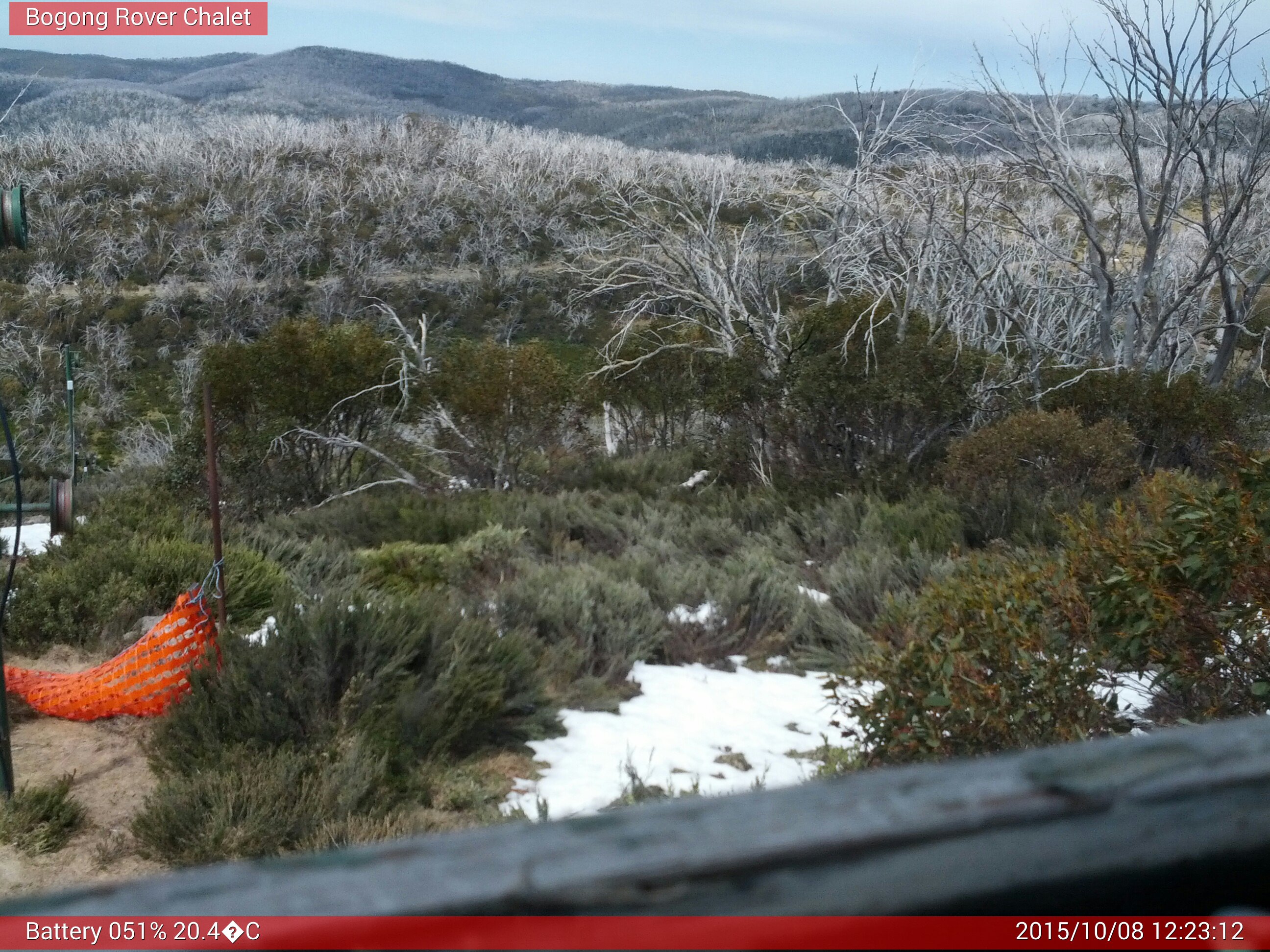 Bogong Web Cam 12:23pm Thursday 8th of October 2015