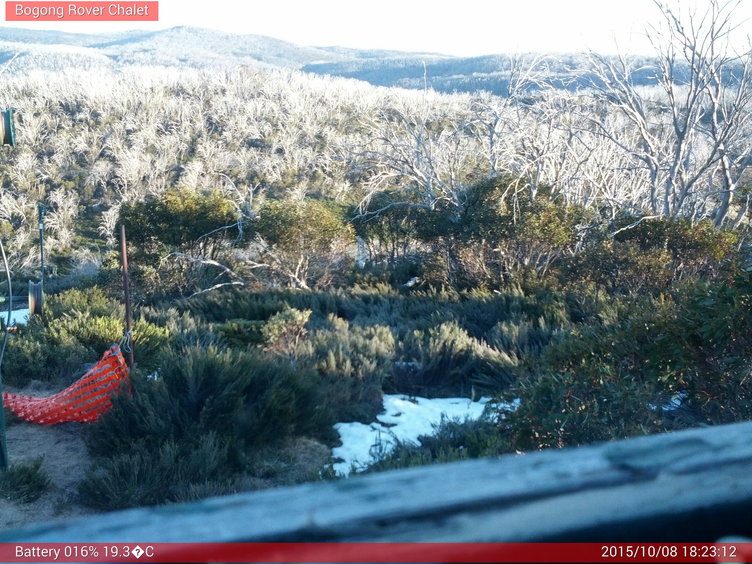 Bogong Web Cam 6:23pm Thursday 8th of October 2015