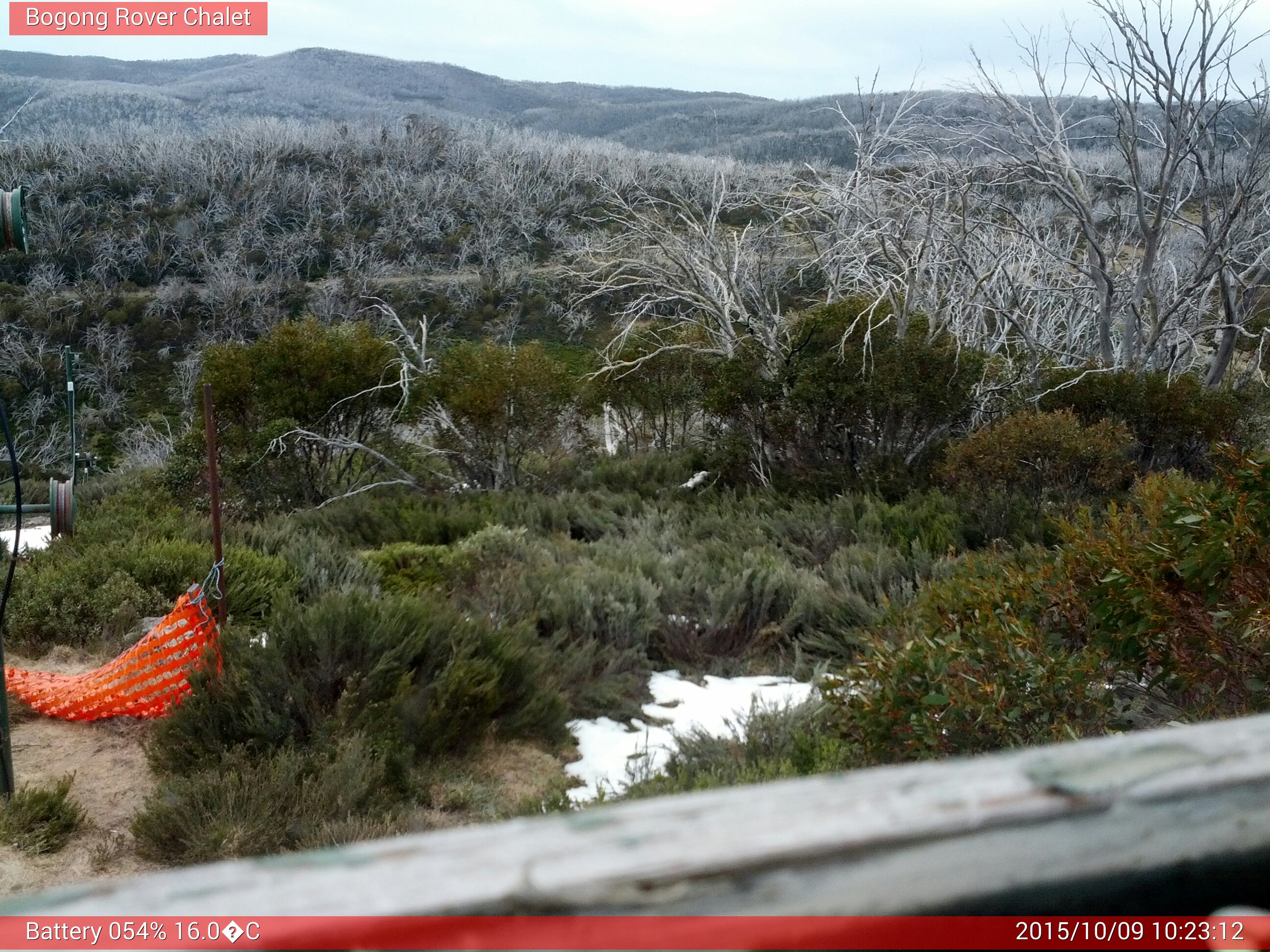 Bogong Web Cam 10:23am Friday 9th of October 2015