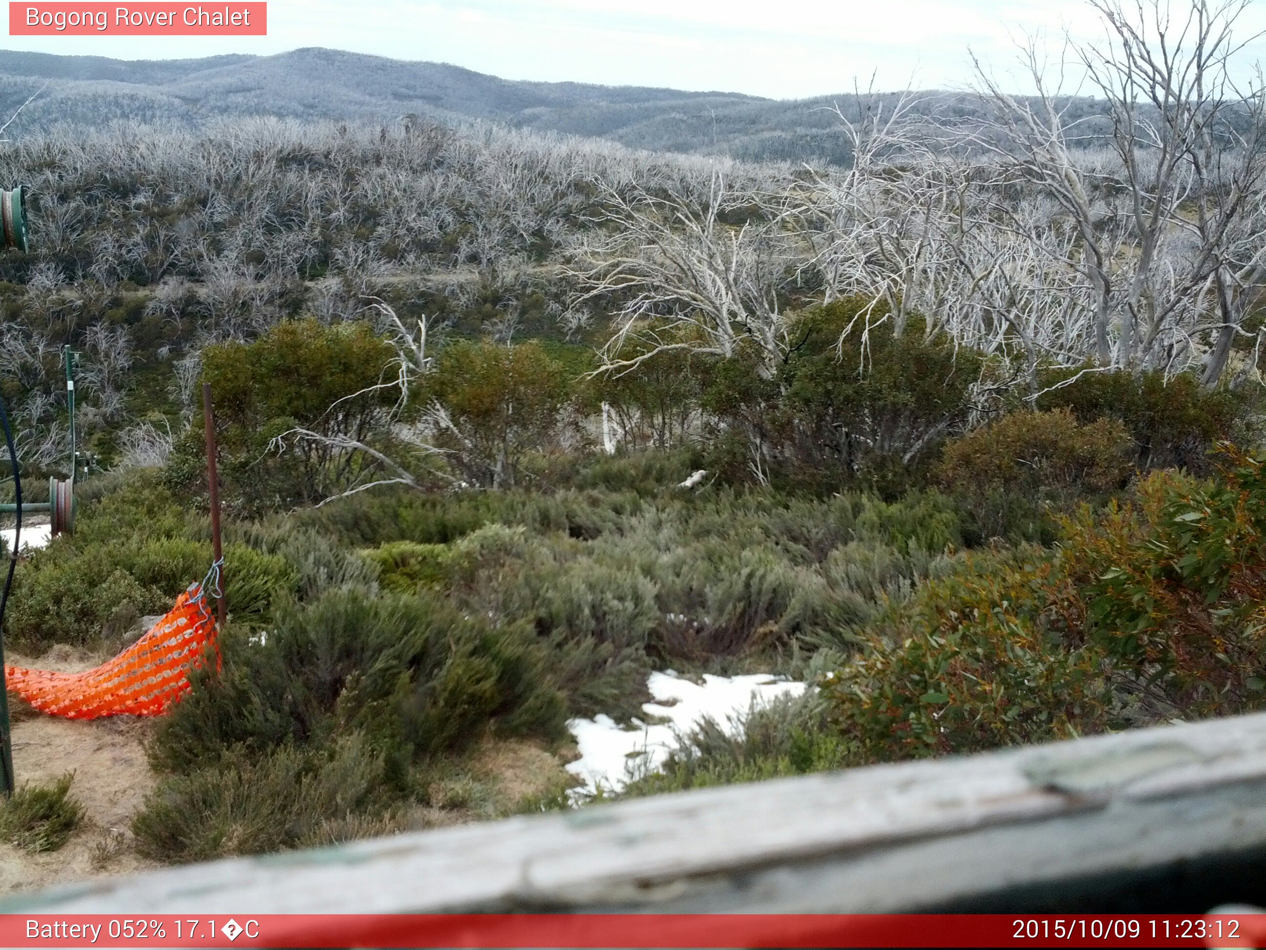 Bogong Web Cam 11:23am Friday 9th of October 2015