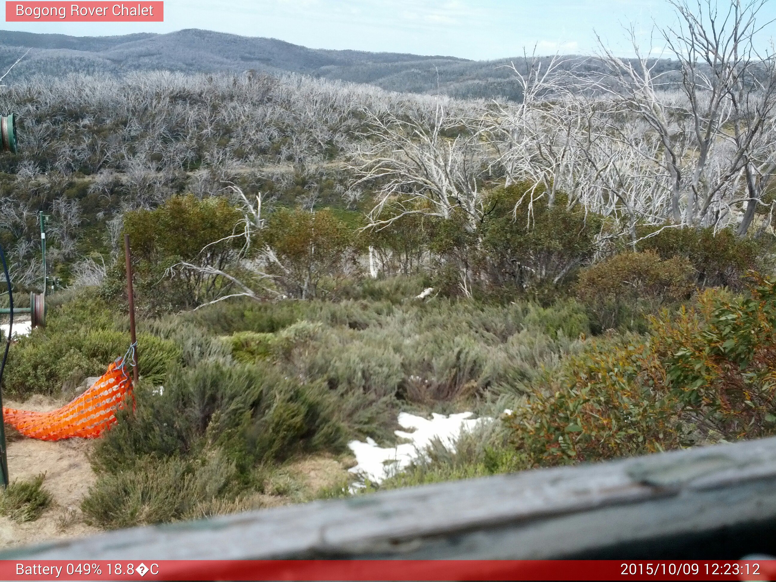 Bogong Web Cam 12:23pm Friday 9th of October 2015