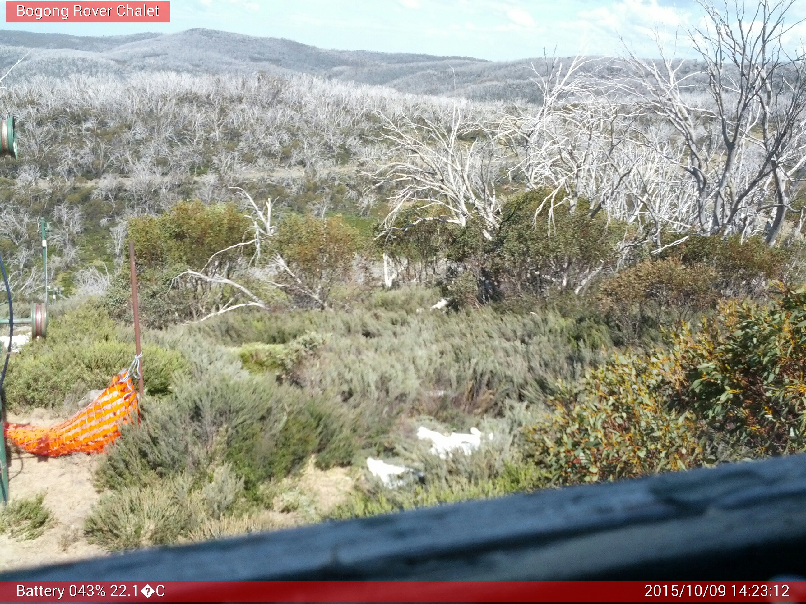 Bogong Web Cam 2:23pm Friday 9th of October 2015