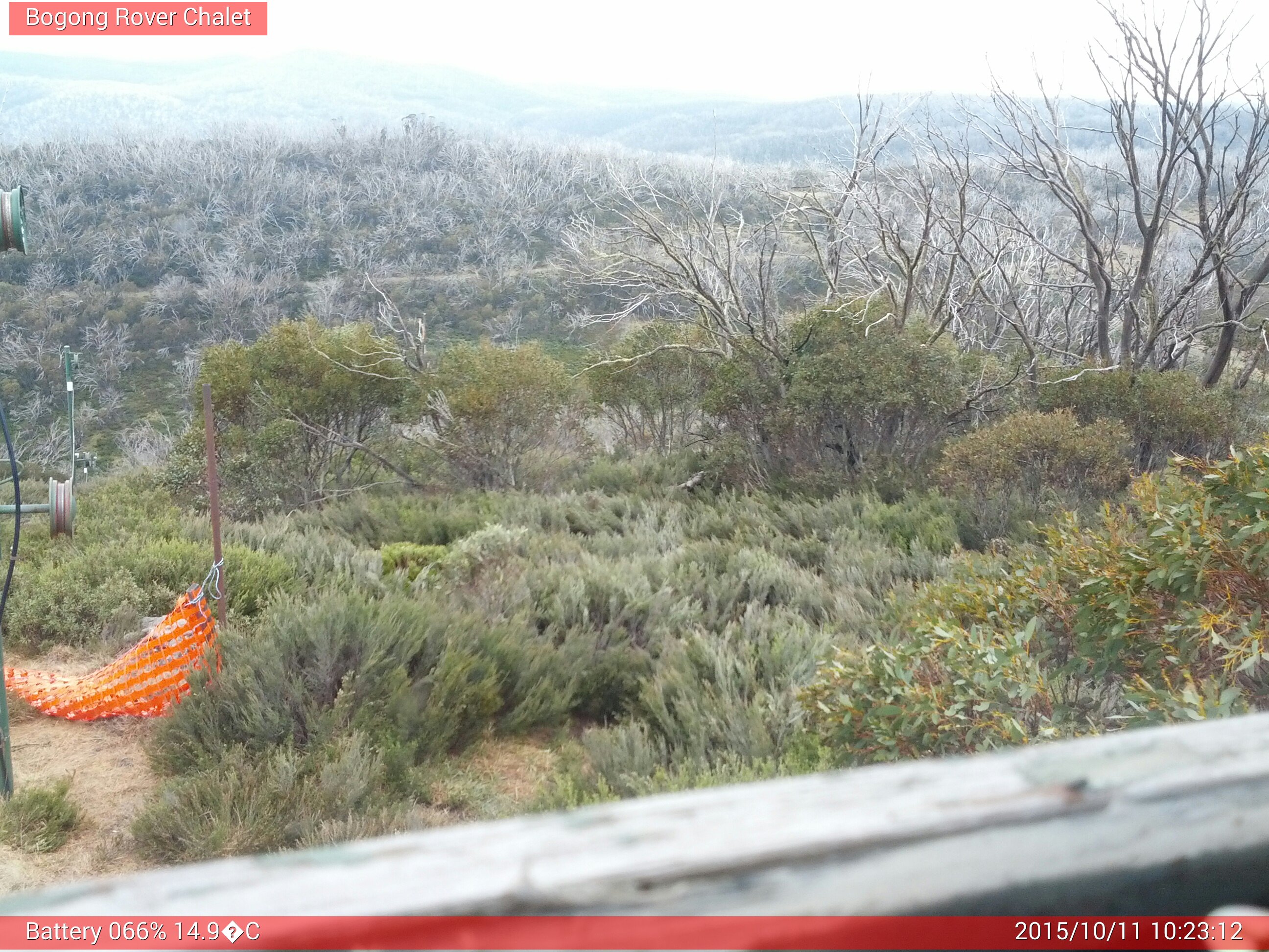 Bogong Web Cam 10:23am Sunday 11th of October 2015