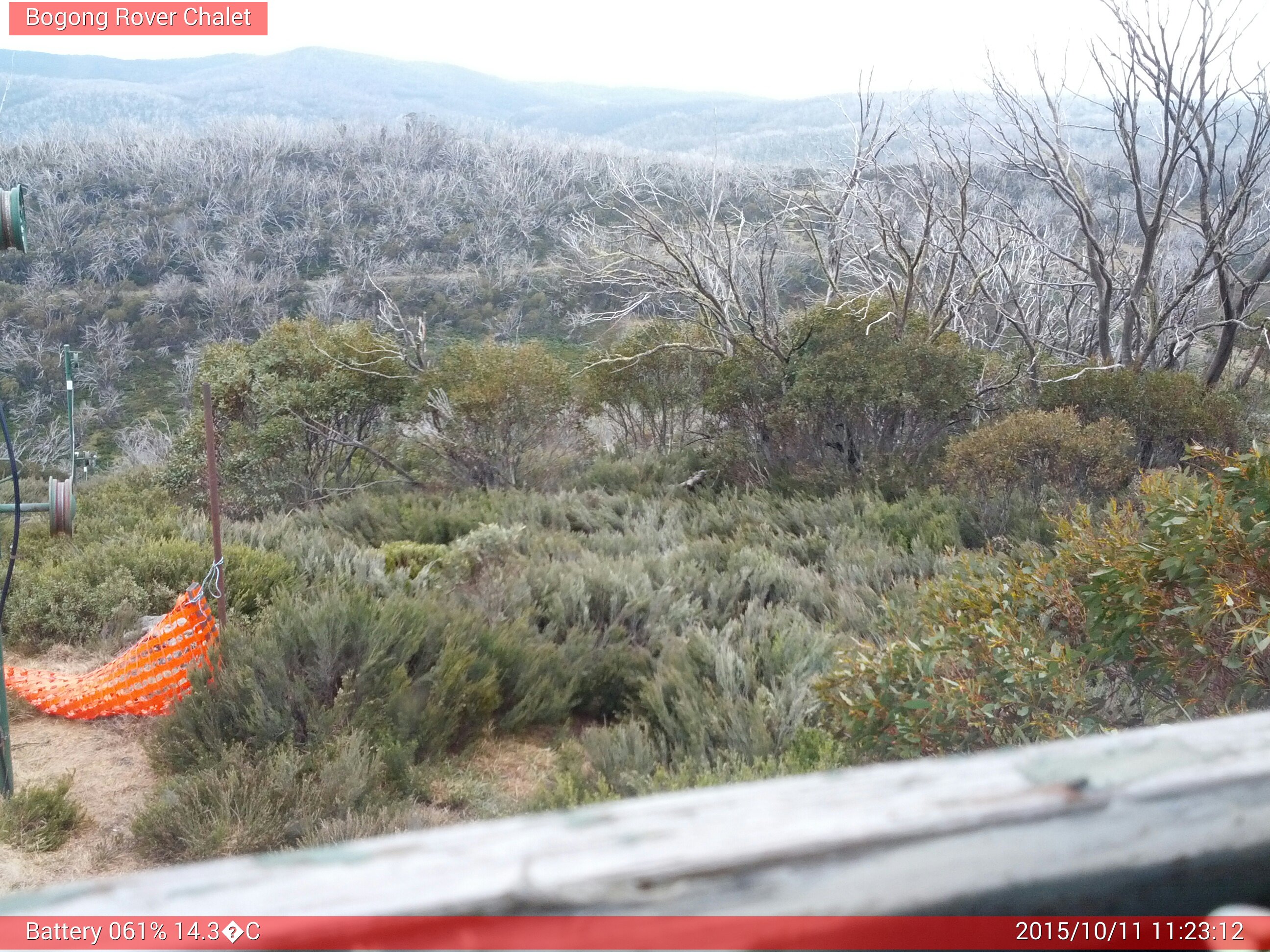 Bogong Web Cam 11:23am Sunday 11th of October 2015