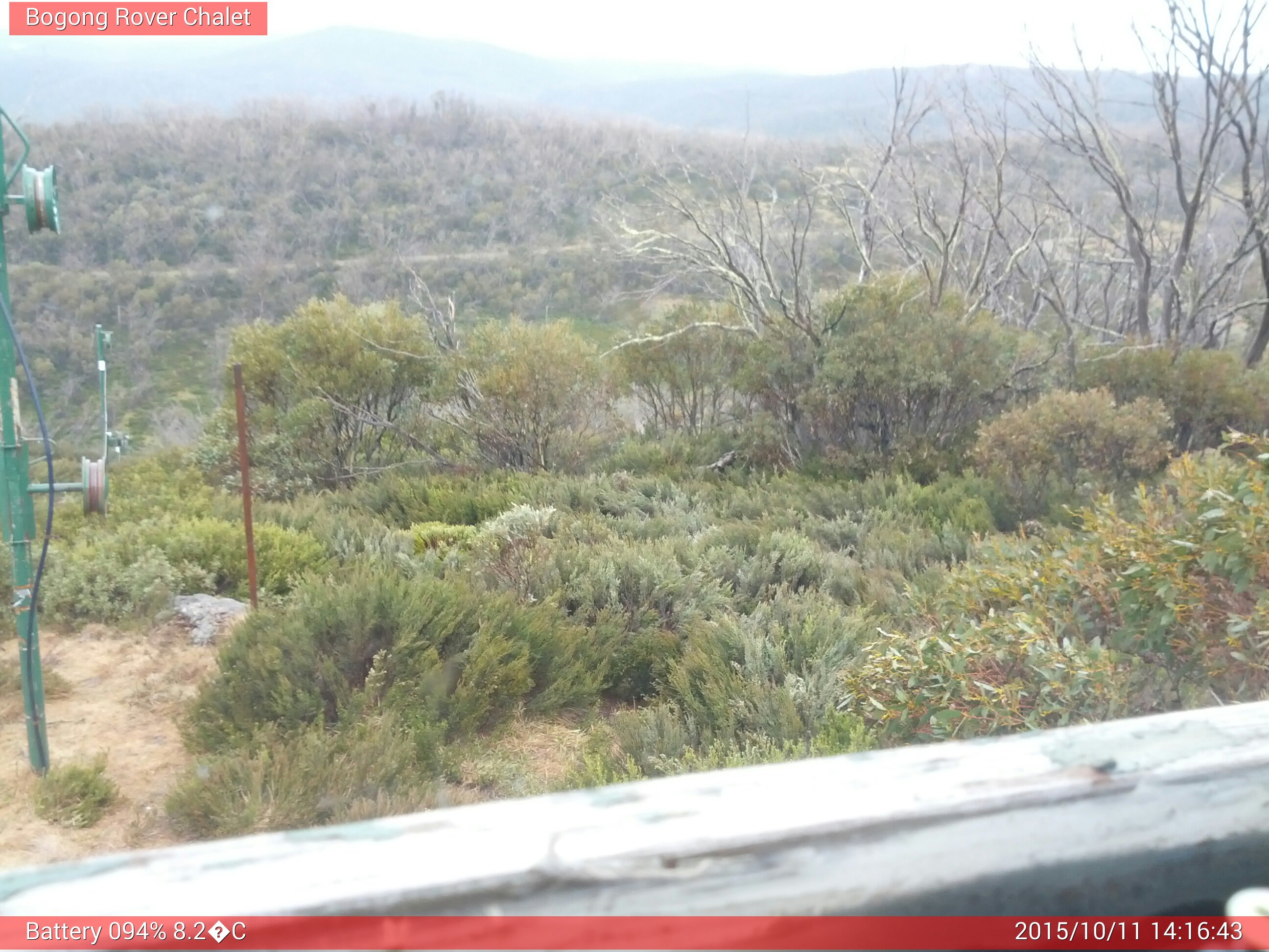 Bogong Web Cam 2:16pm Sunday 11th of October 2015