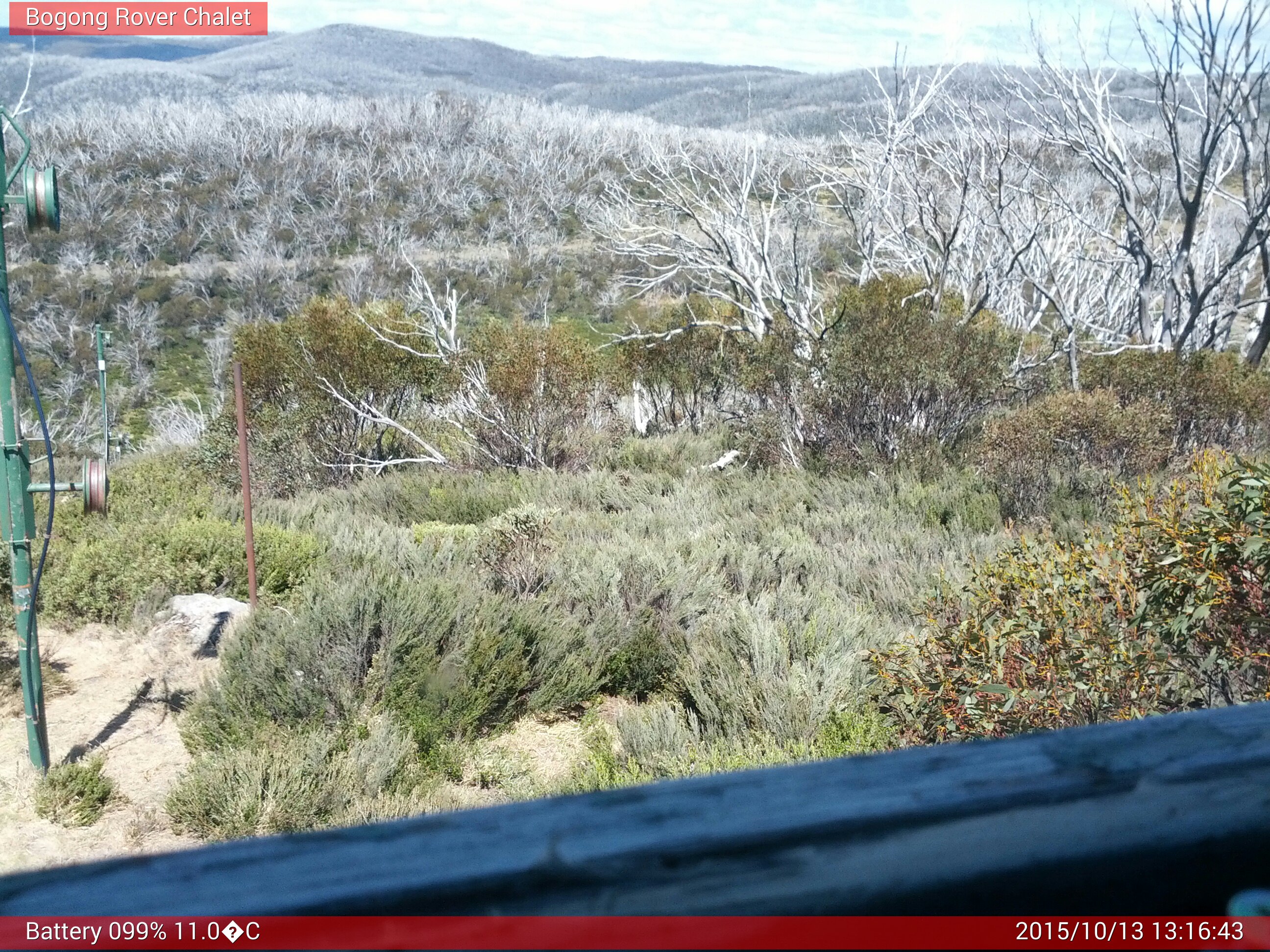 Bogong Web Cam 1:16pm Tuesday 13th of October 2015