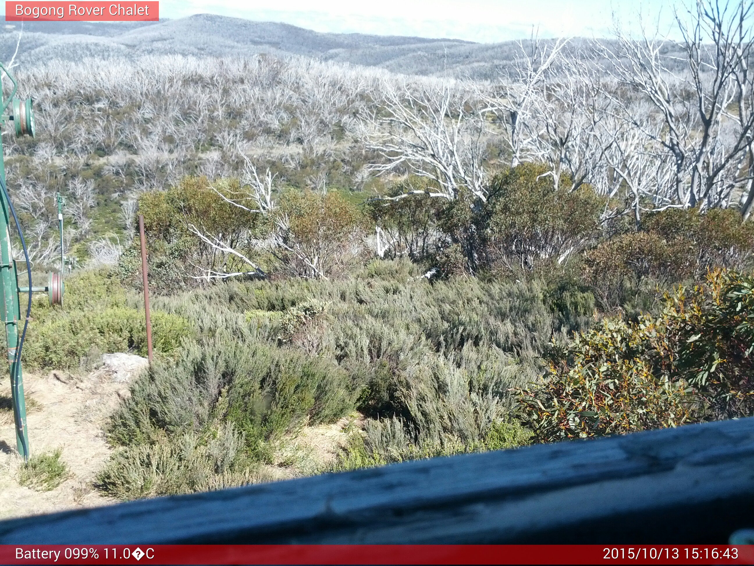 Bogong Web Cam 3:16pm Tuesday 13th of October 2015