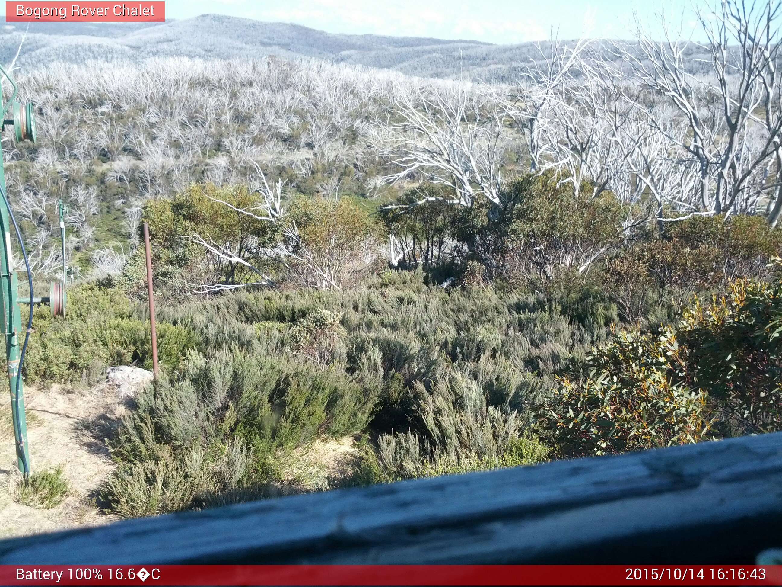 Bogong Web Cam 4:16pm Wednesday 14th of October 2015