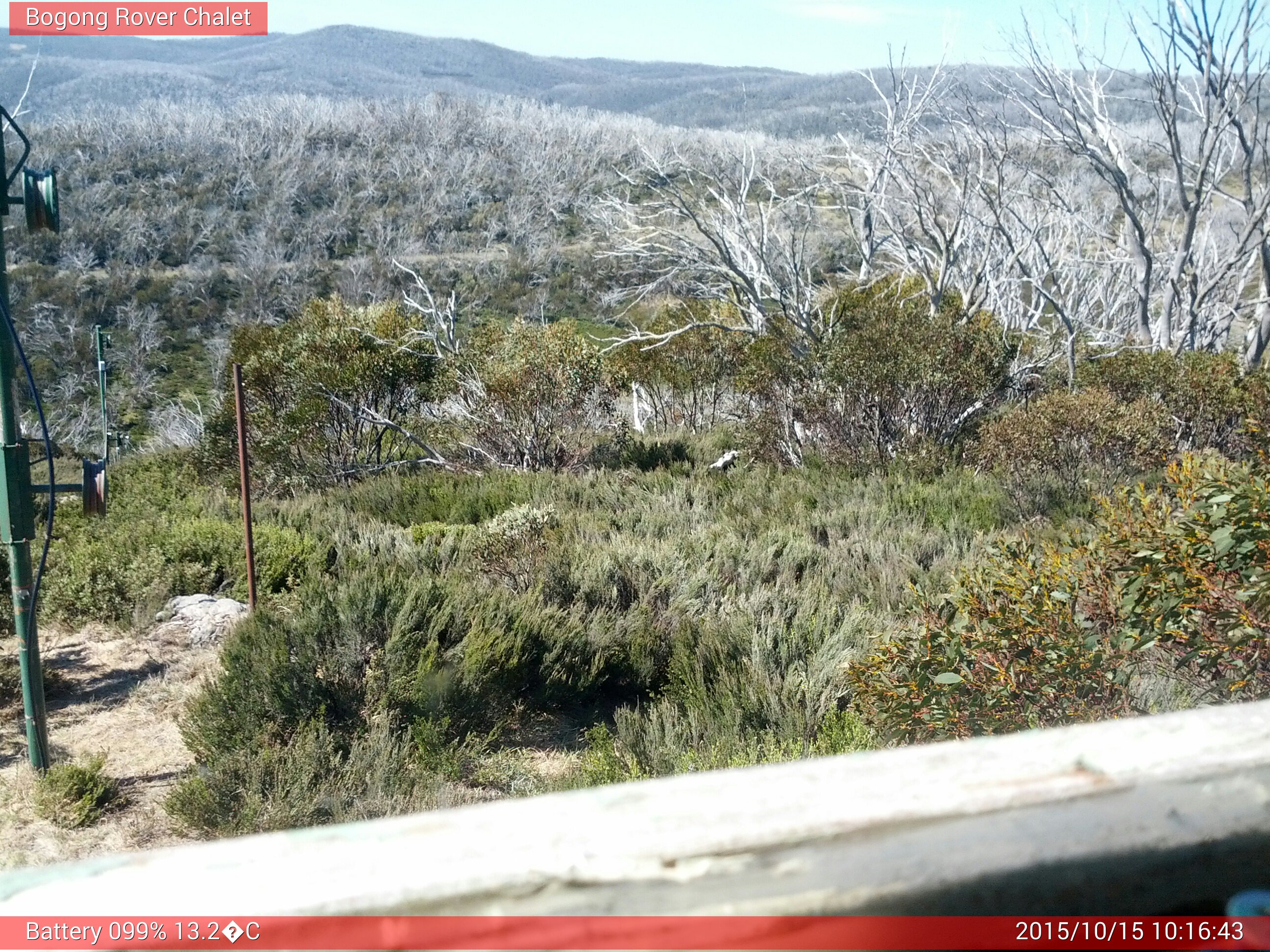 Bogong Web Cam 10:16am Thursday 15th of October 2015