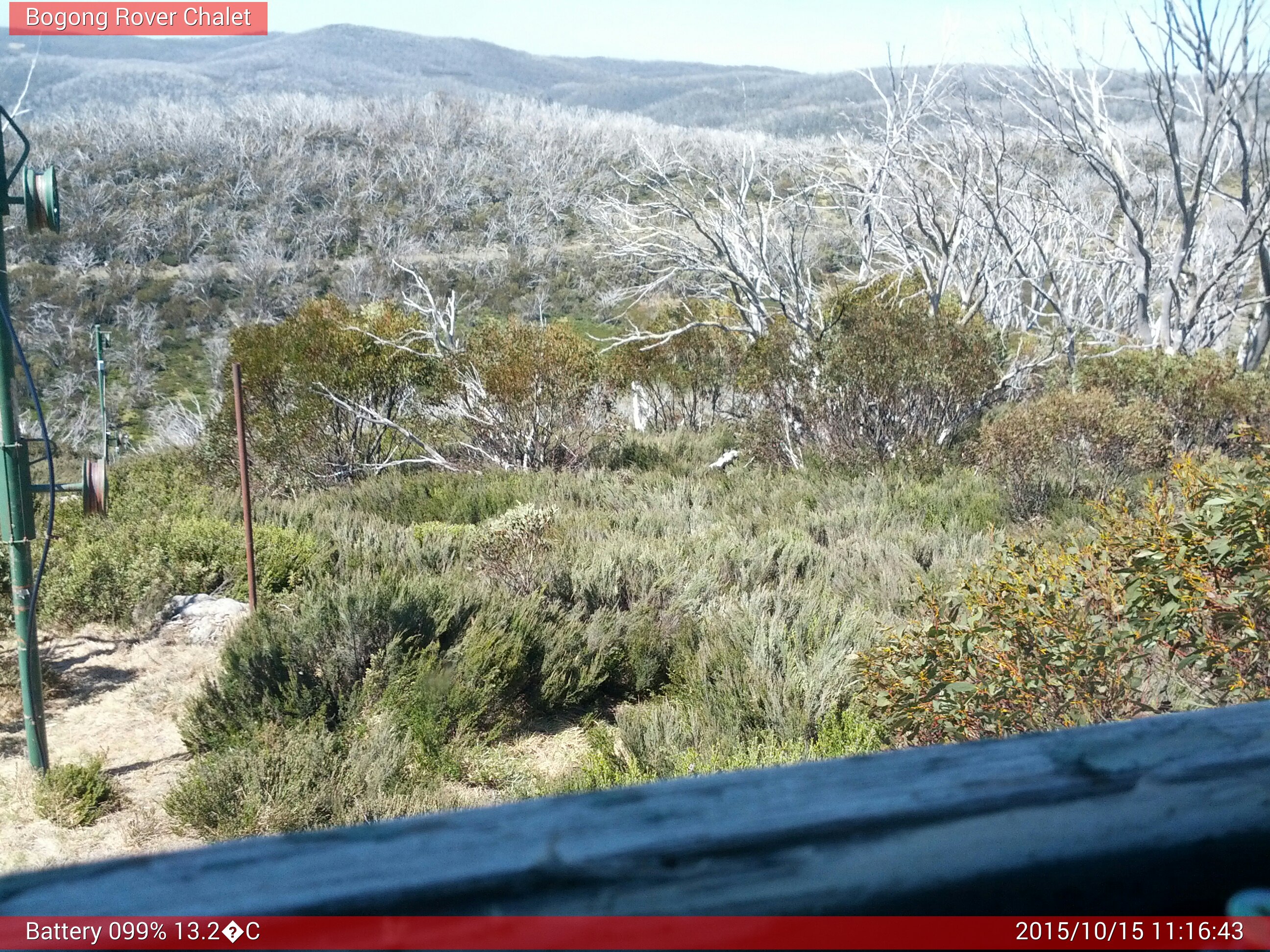 Bogong Web Cam 11:16am Thursday 15th of October 2015