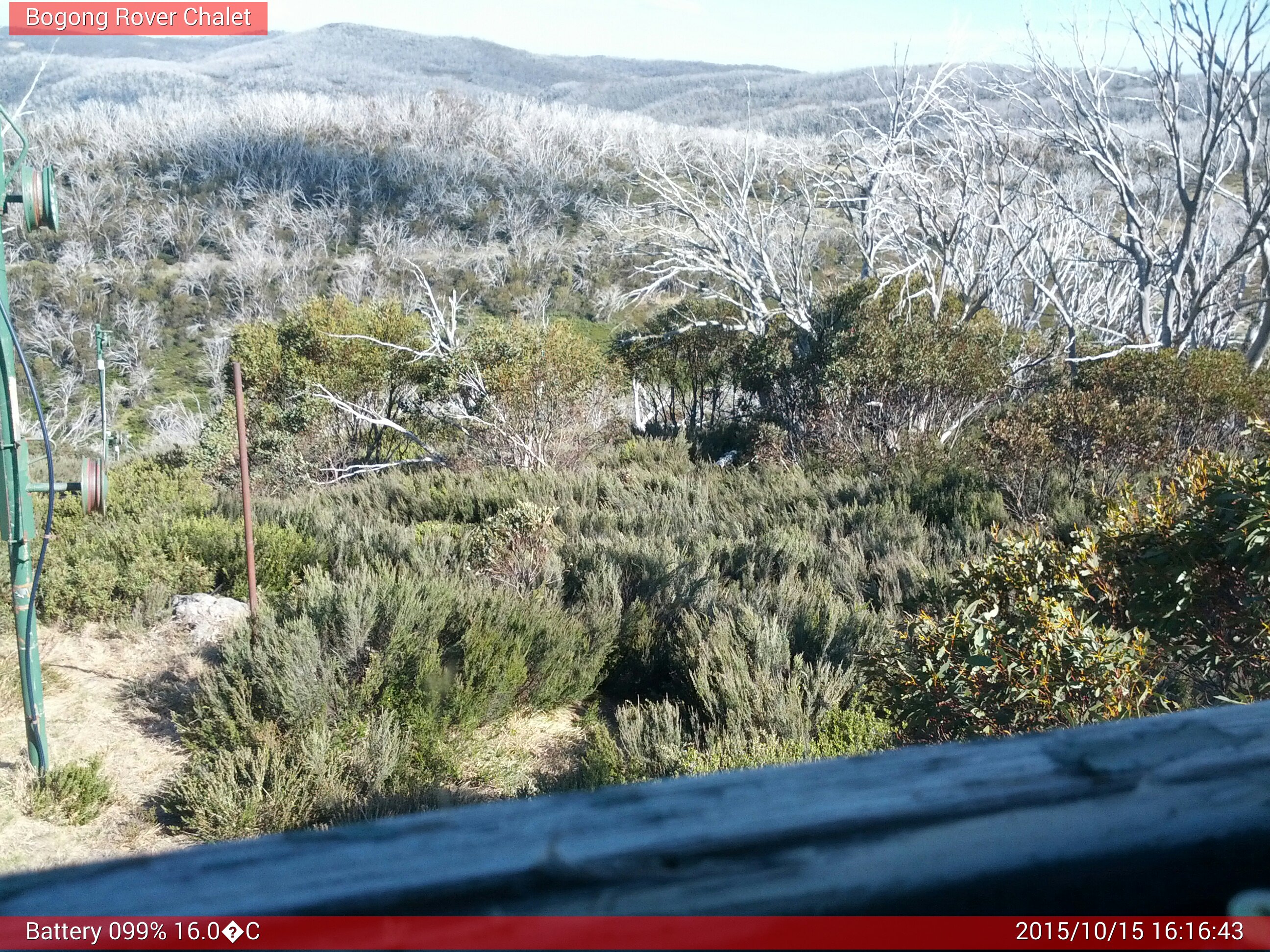 Bogong Web Cam 4:16pm Thursday 15th of October 2015