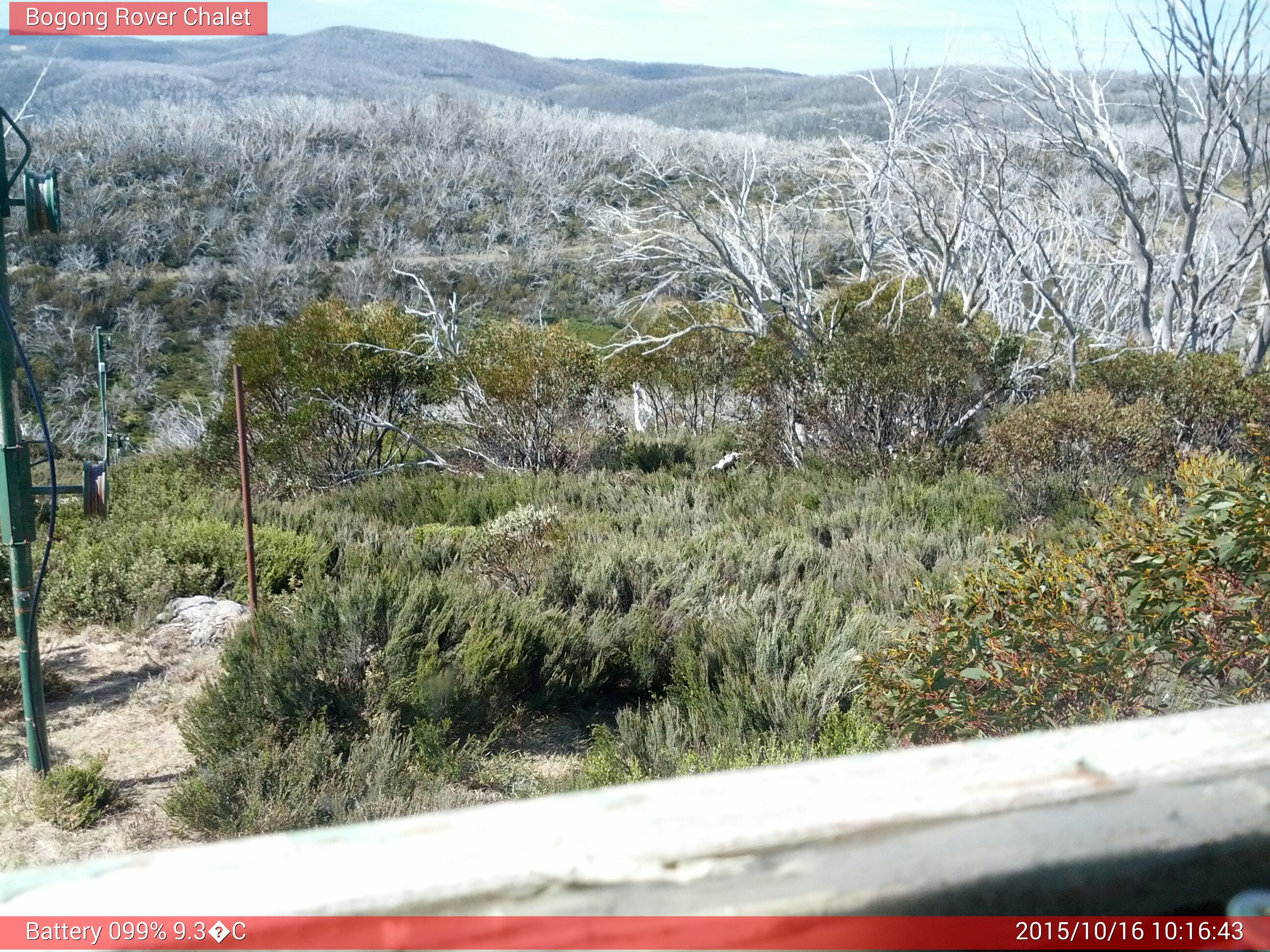 Bogong Web Cam 10:16am Friday 16th of October 2015