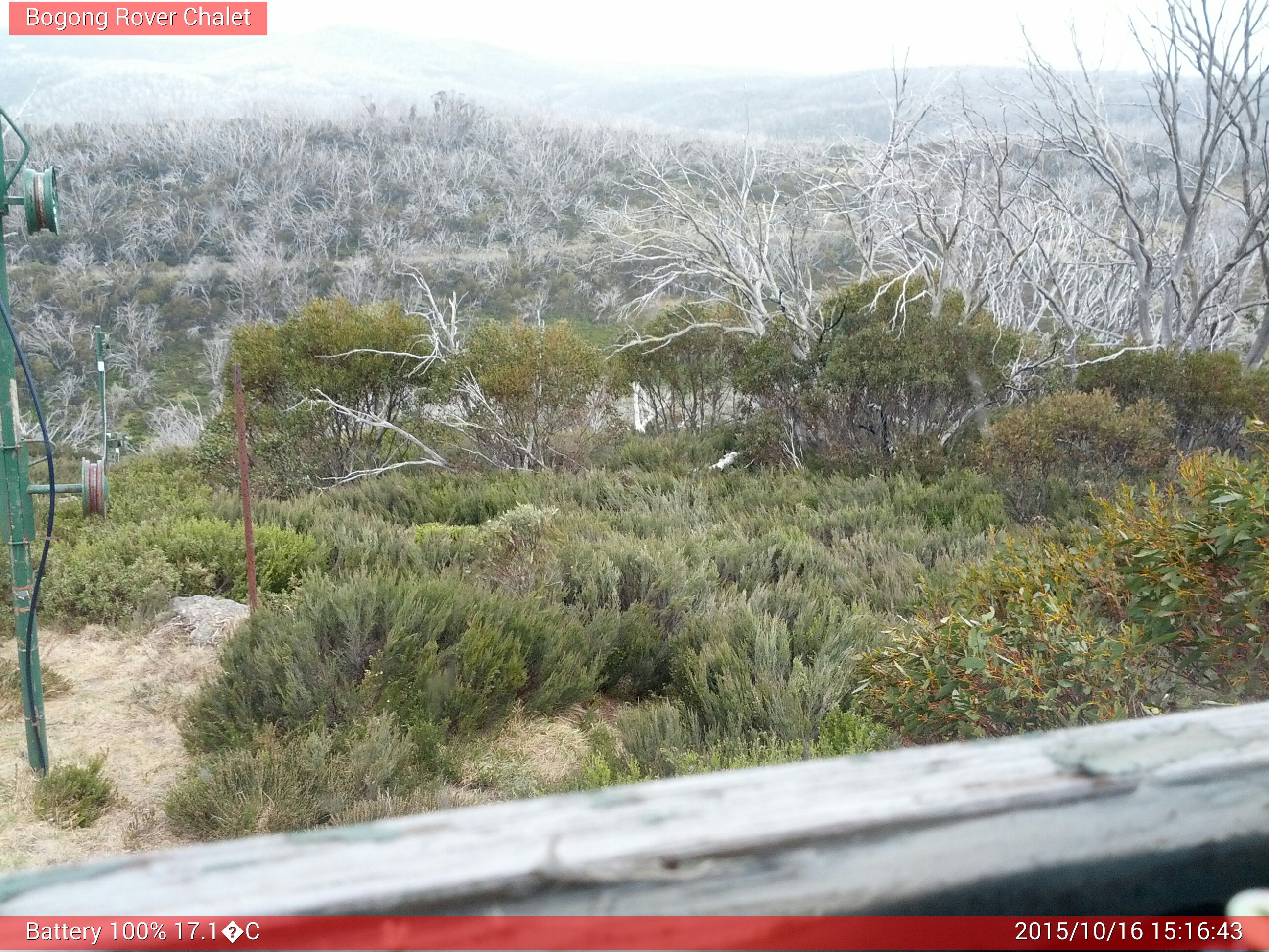 Bogong Web Cam 3:16pm Friday 16th of October 2015