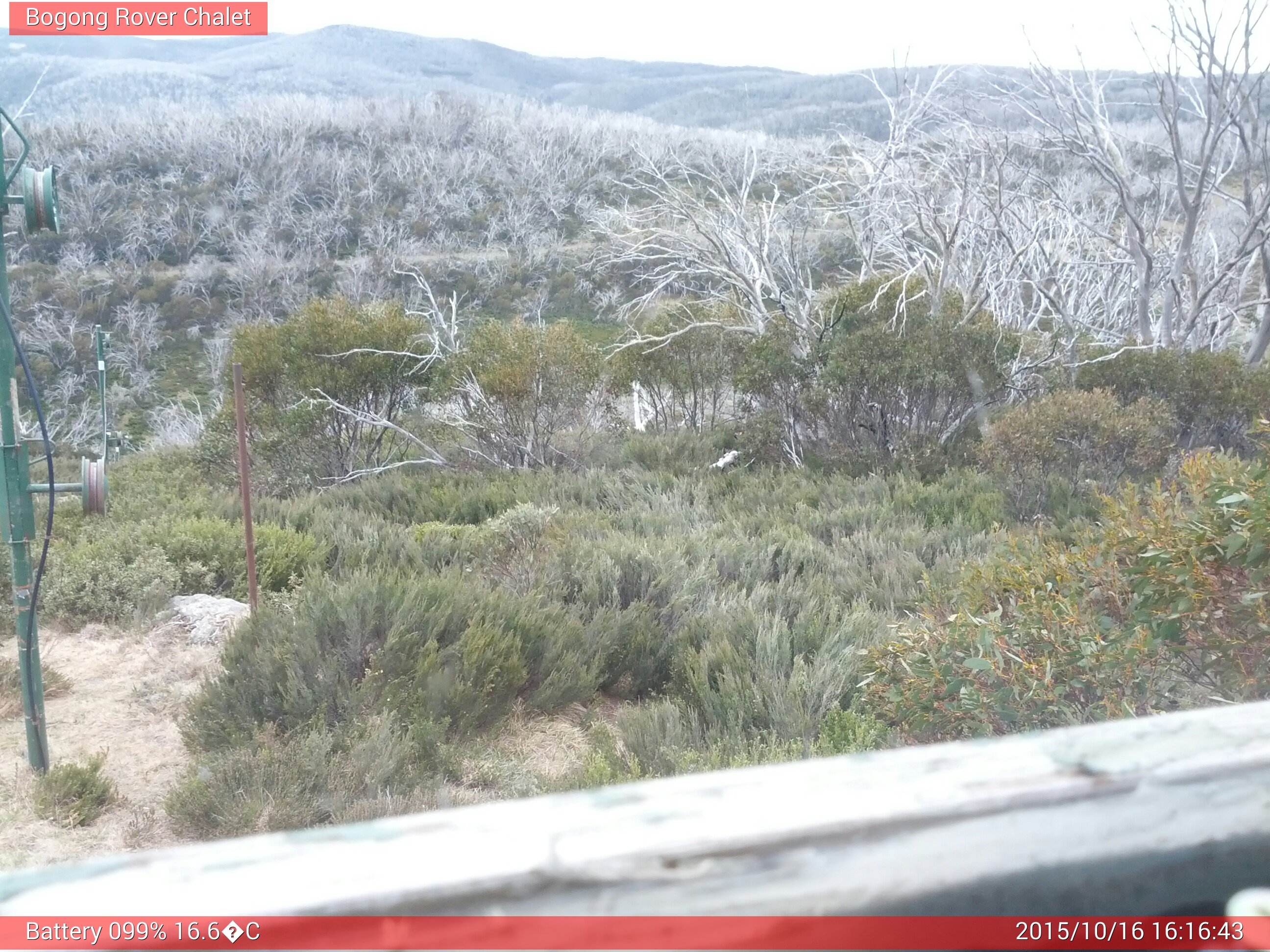 Bogong Web Cam 4:16pm Friday 16th of October 2015