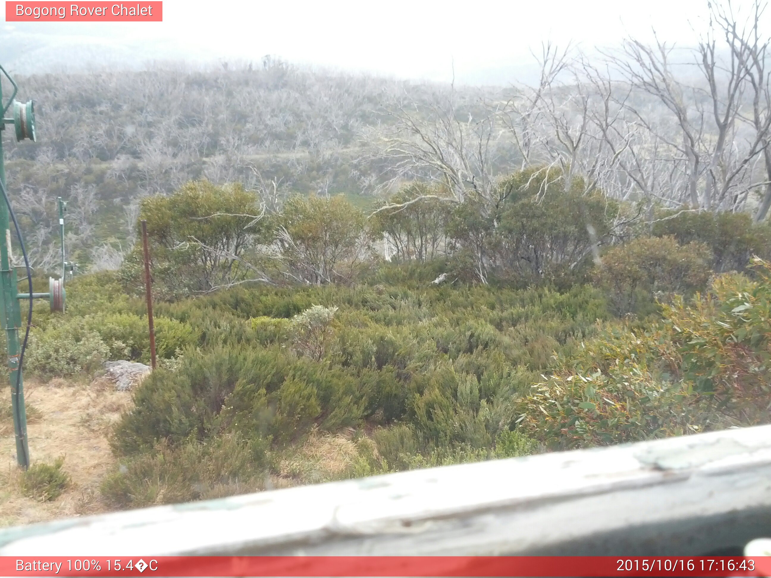 Bogong Web Cam 5:16pm Friday 16th of October 2015