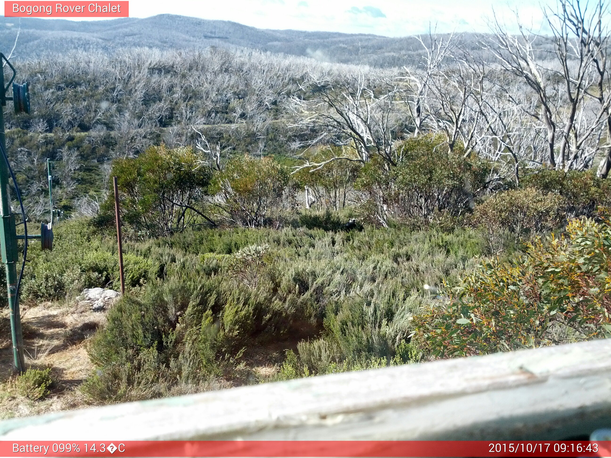 Bogong Web Cam 9:16am Saturday 17th of October 2015