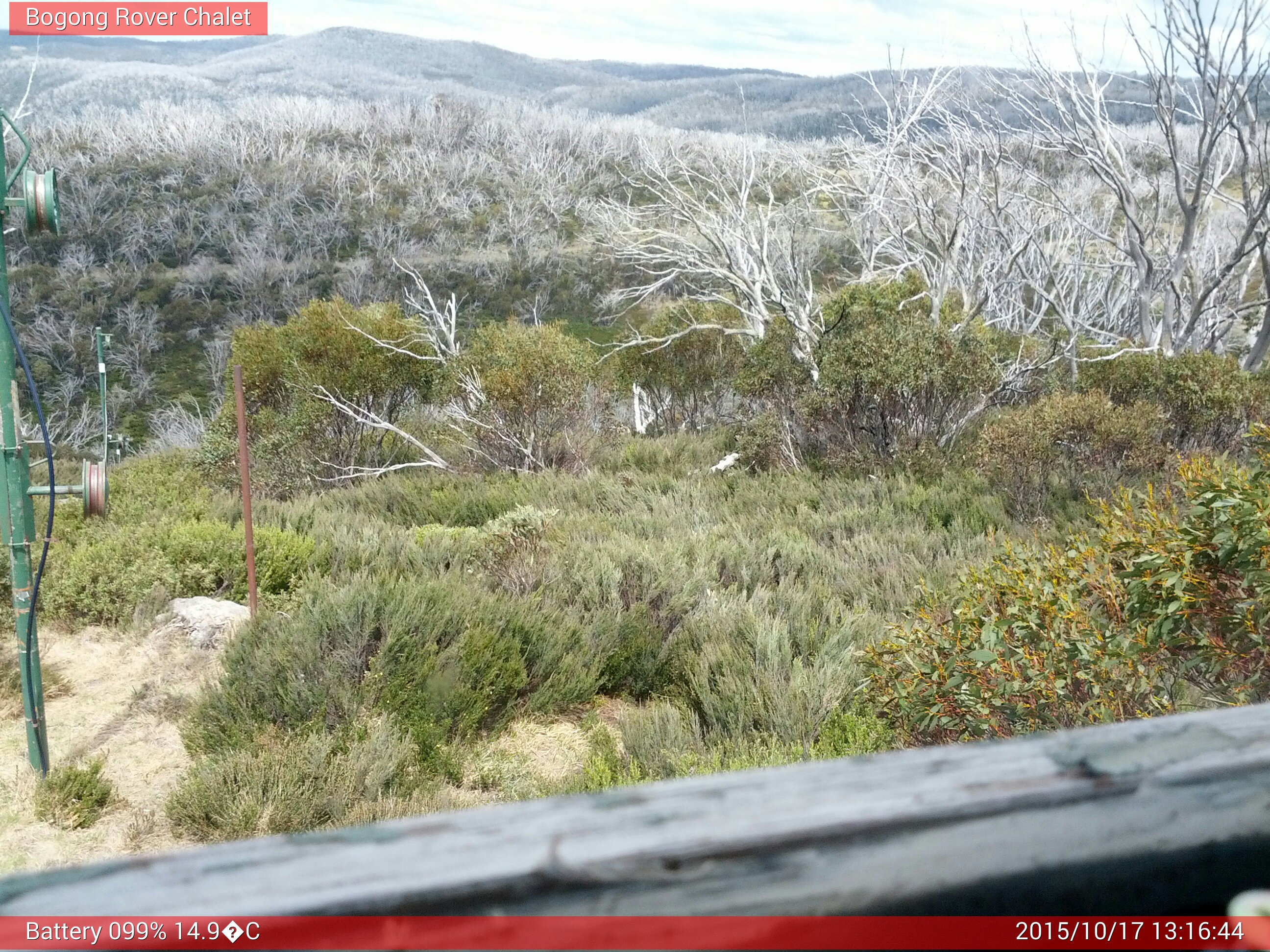 Bogong Web Cam 1:16pm Saturday 17th of October 2015