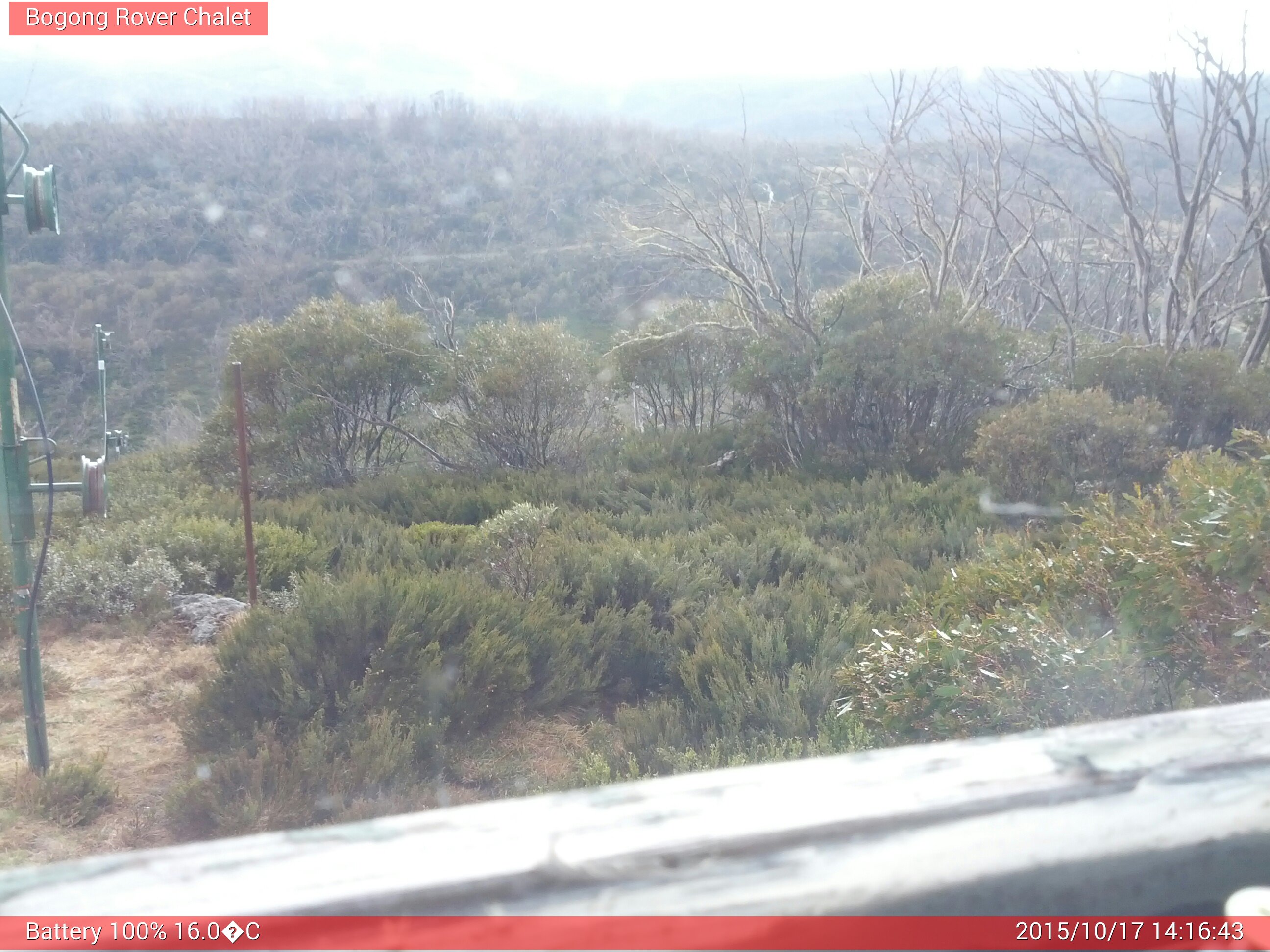 Bogong Web Cam 2:16pm Saturday 17th of October 2015