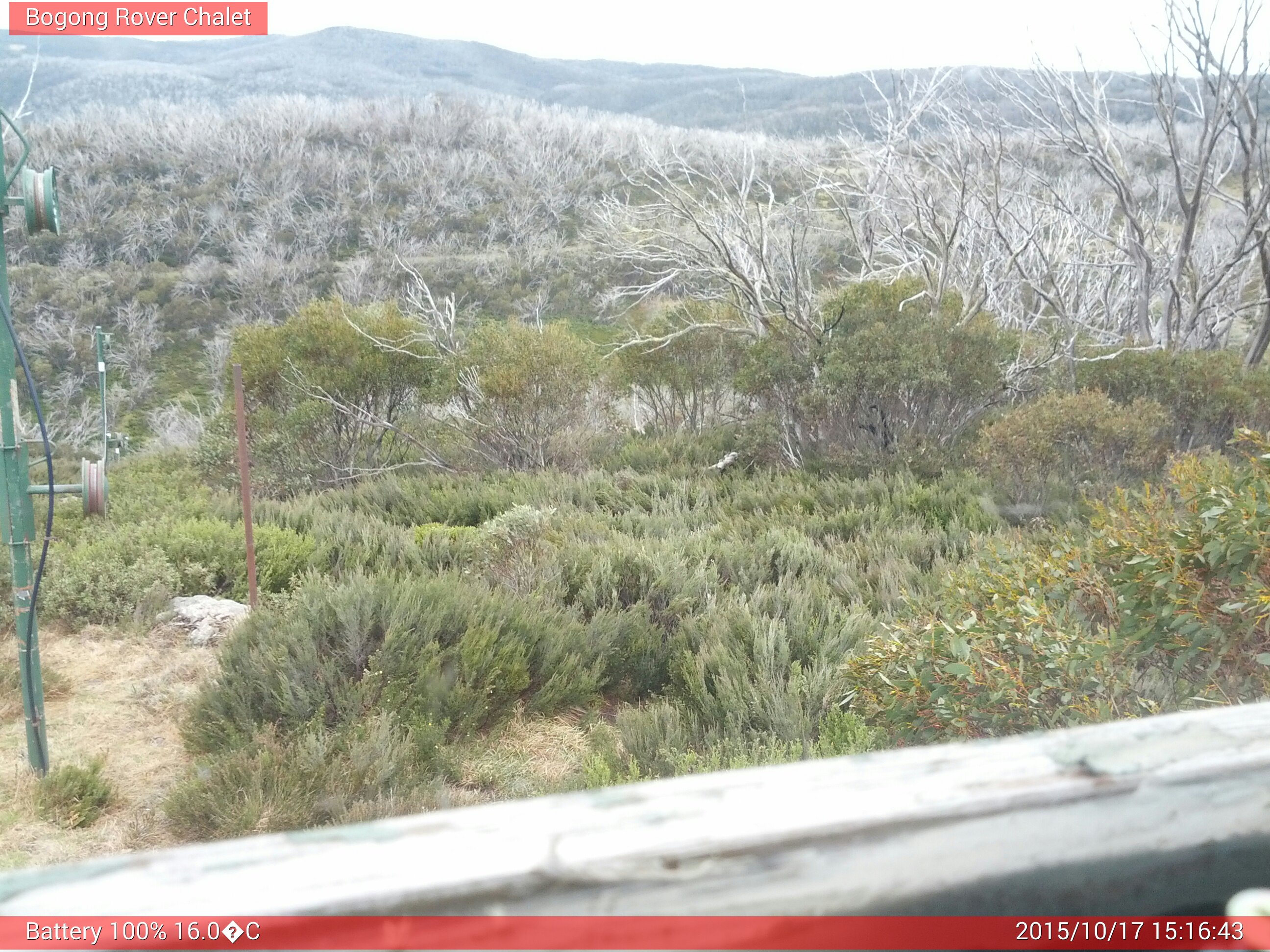 Bogong Web Cam 3:16pm Saturday 17th of October 2015