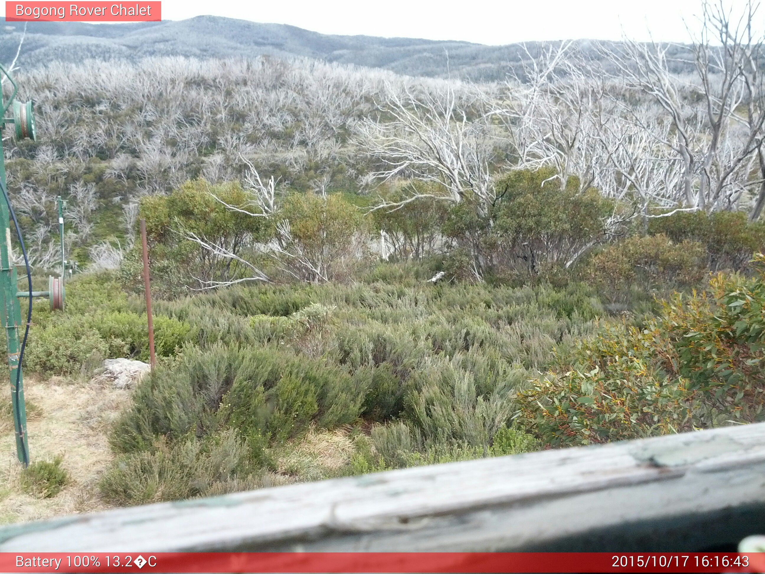 Bogong Web Cam 4:16pm Saturday 17th of October 2015